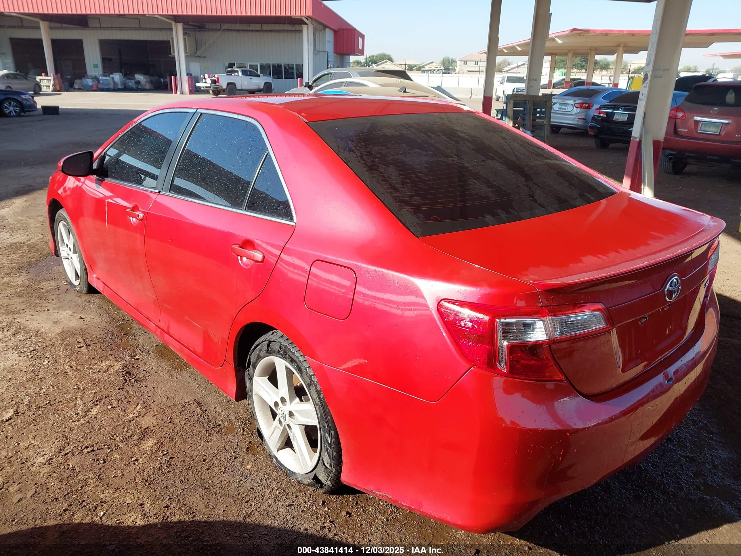 TOYOTA CAMRY image 3