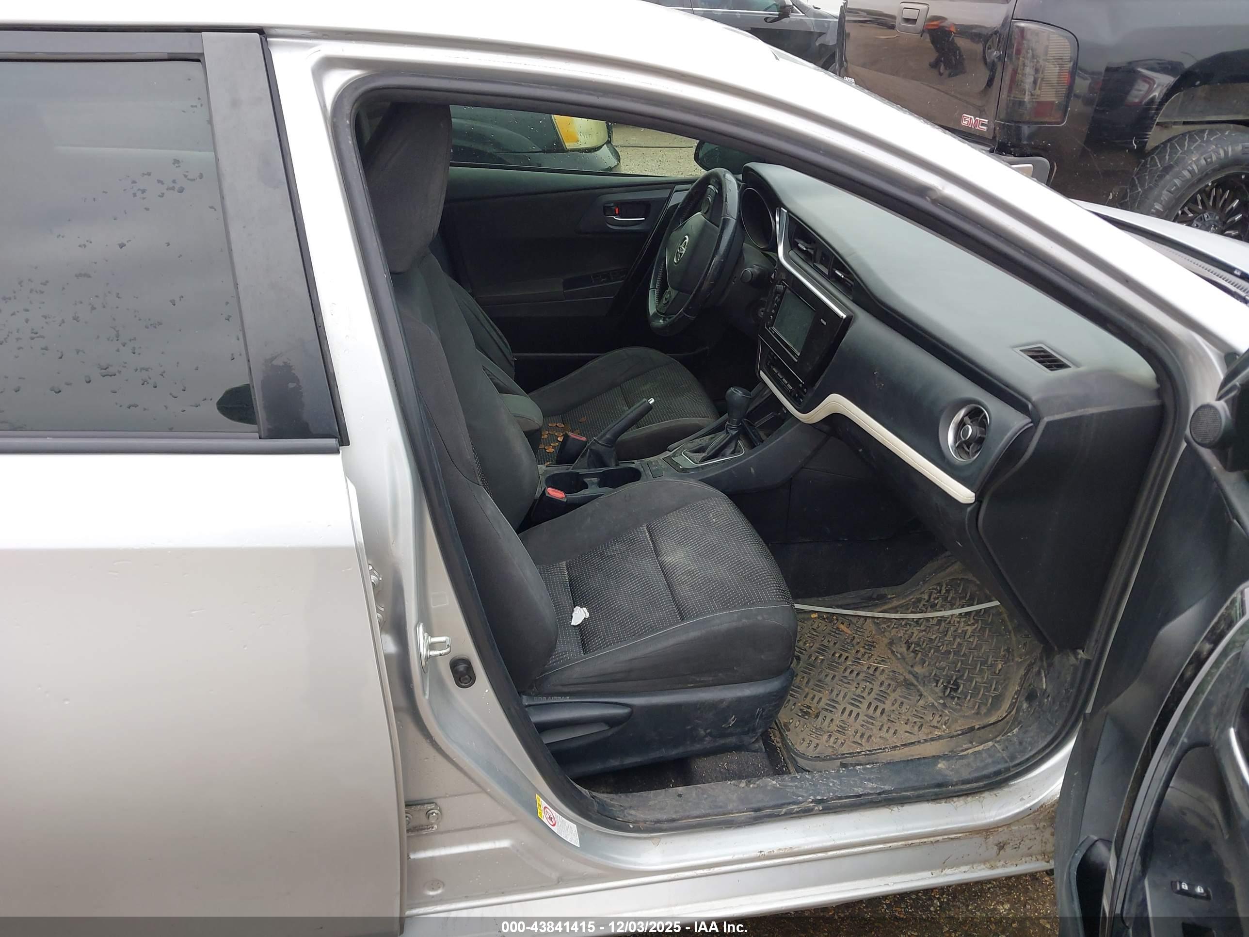 TOYOTA COROLLA image 5