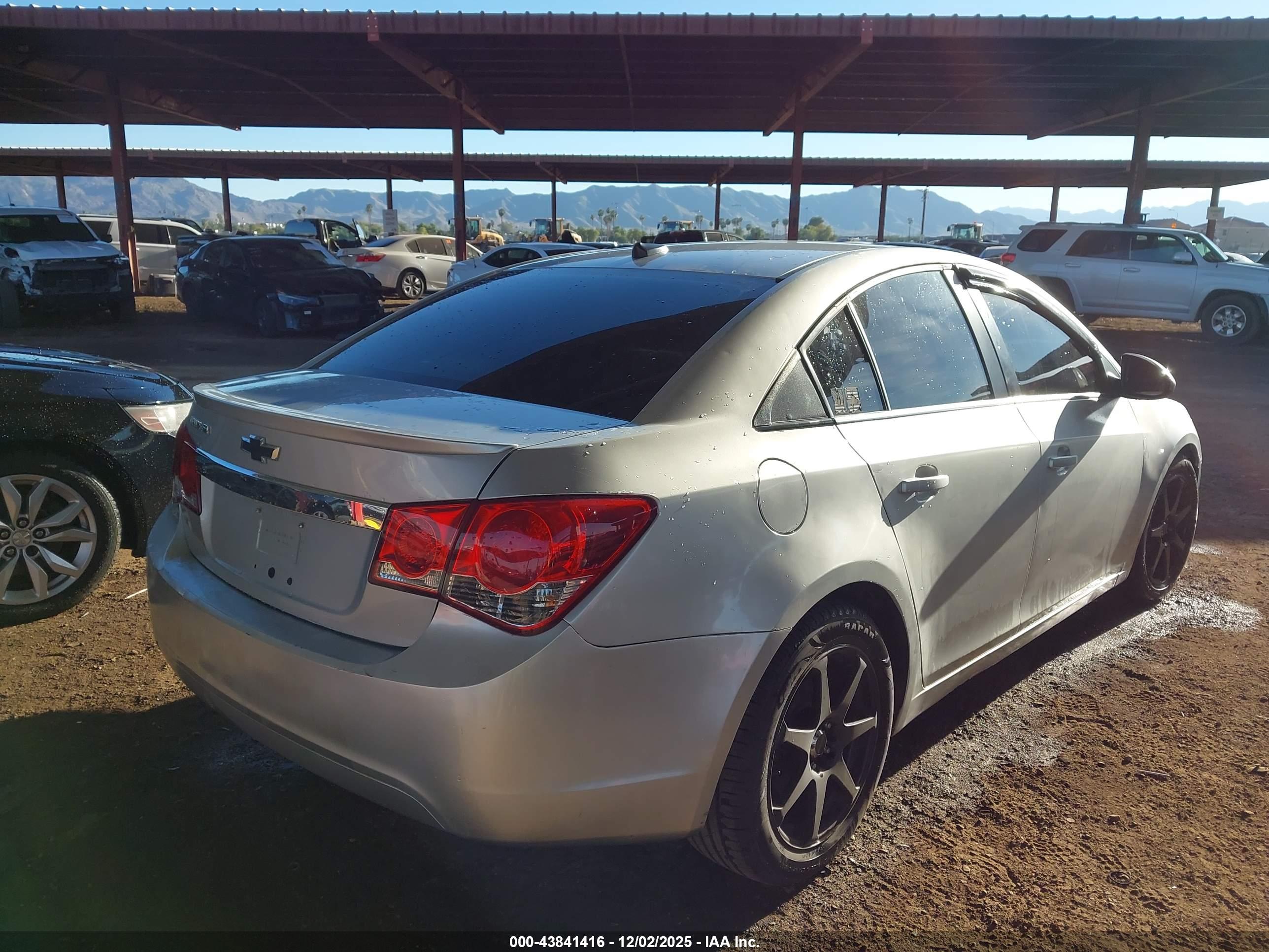 CHEVROLET CRUZE image 4