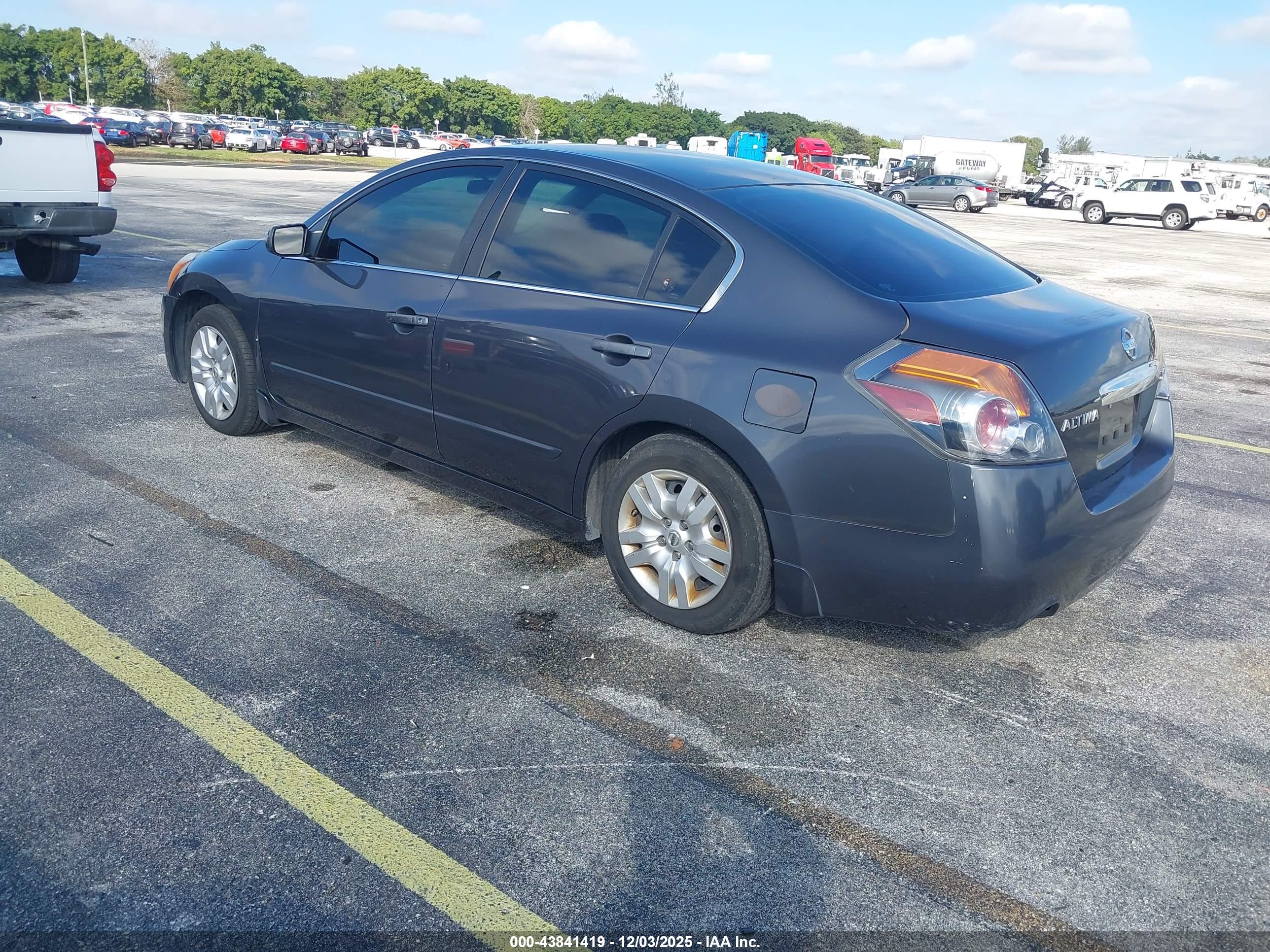 NISSAN ALTIMA image 3