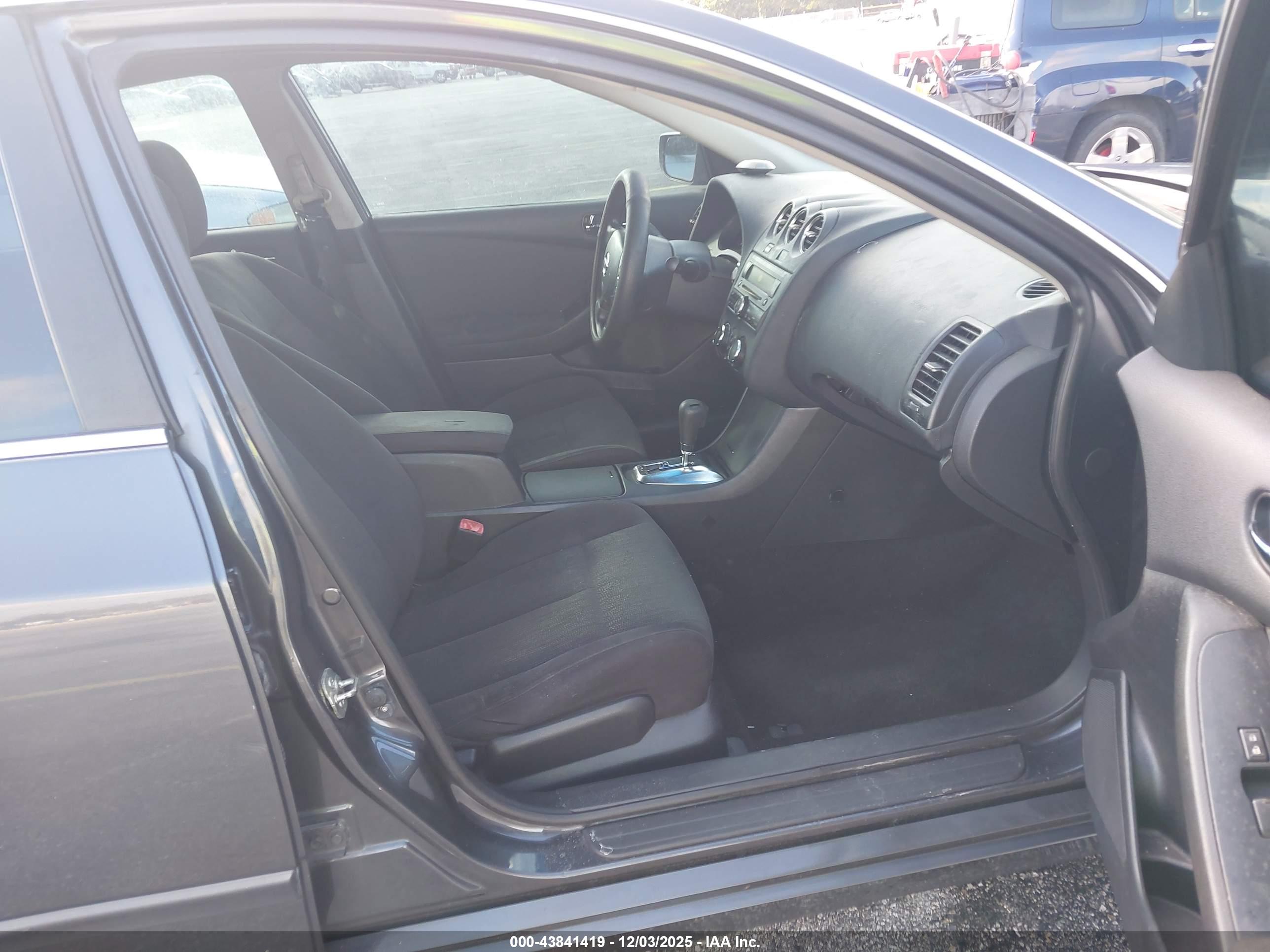 NISSAN ALTIMA image 5