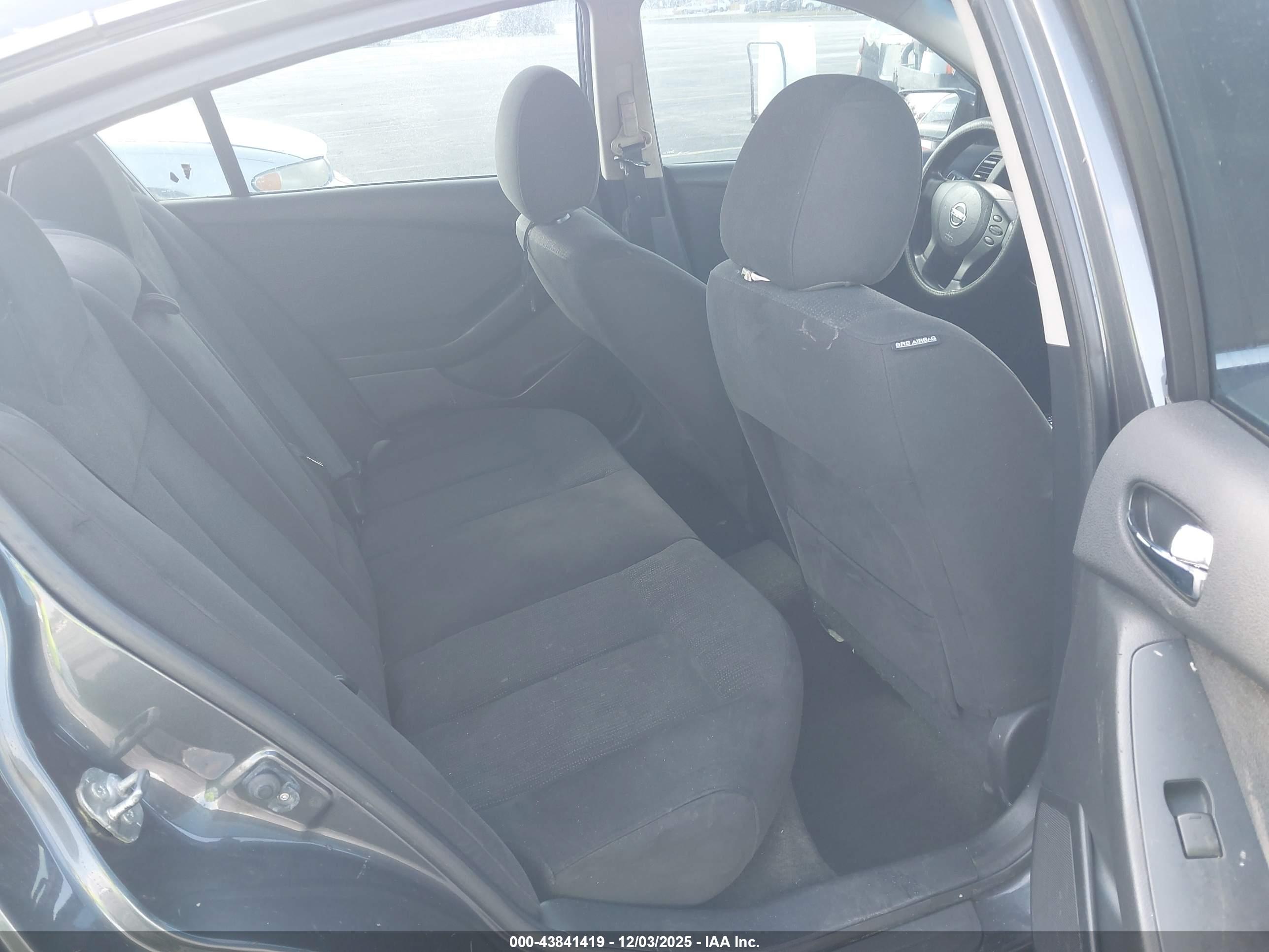 NISSAN ALTIMA image 8