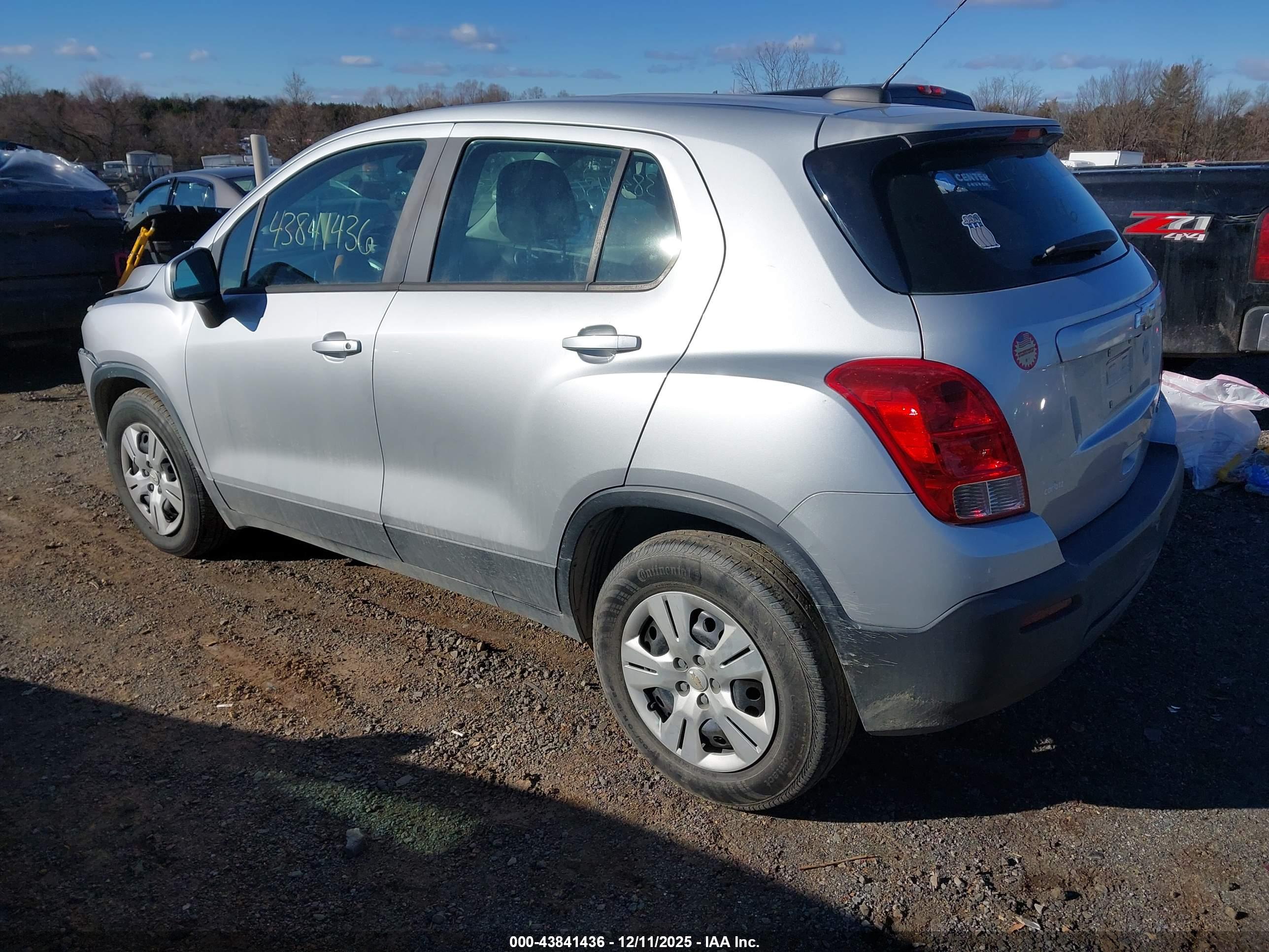 CHEVROLET TRAX image 3