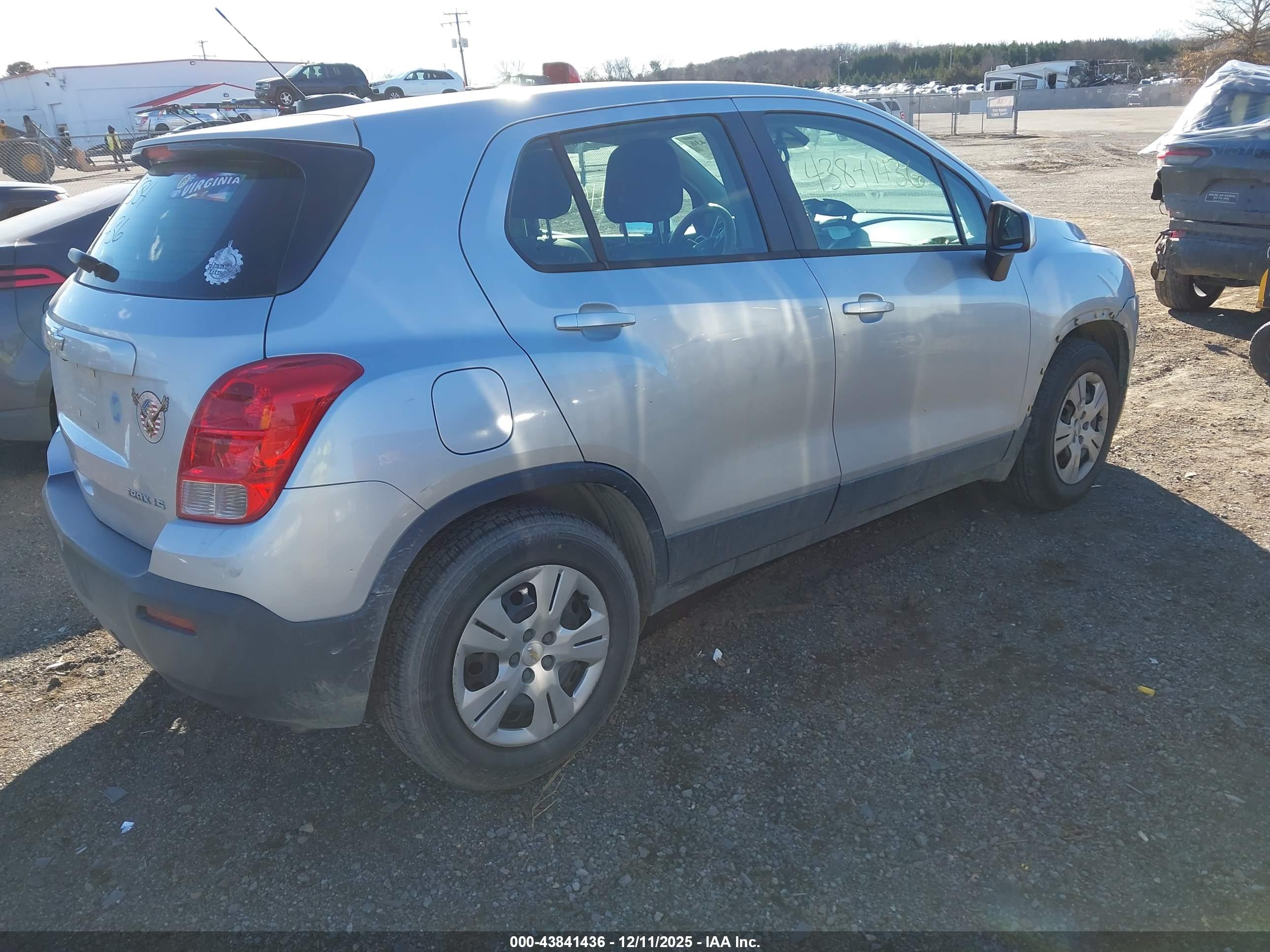 CHEVROLET TRAX image 4