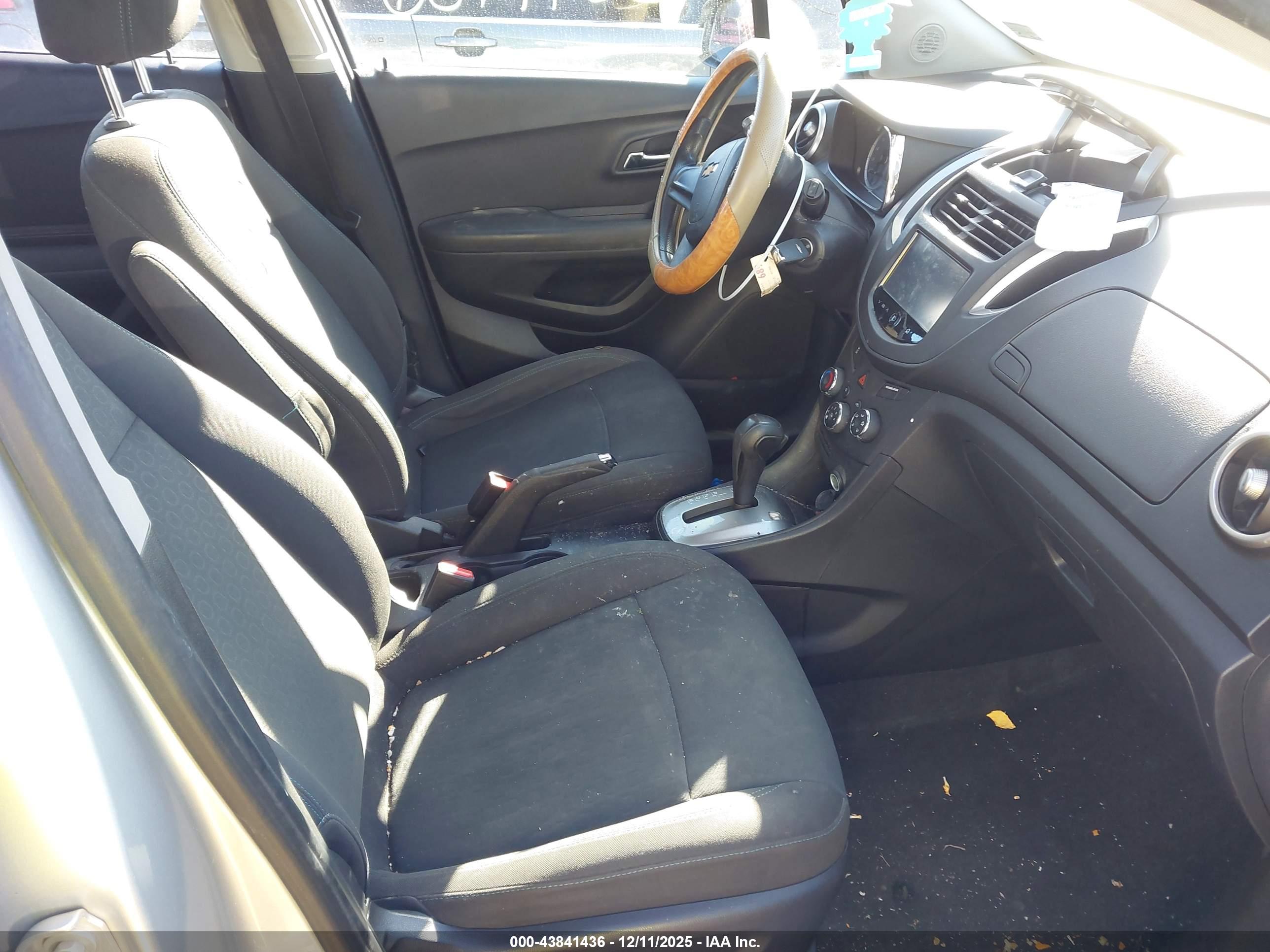 CHEVROLET TRAX image 5