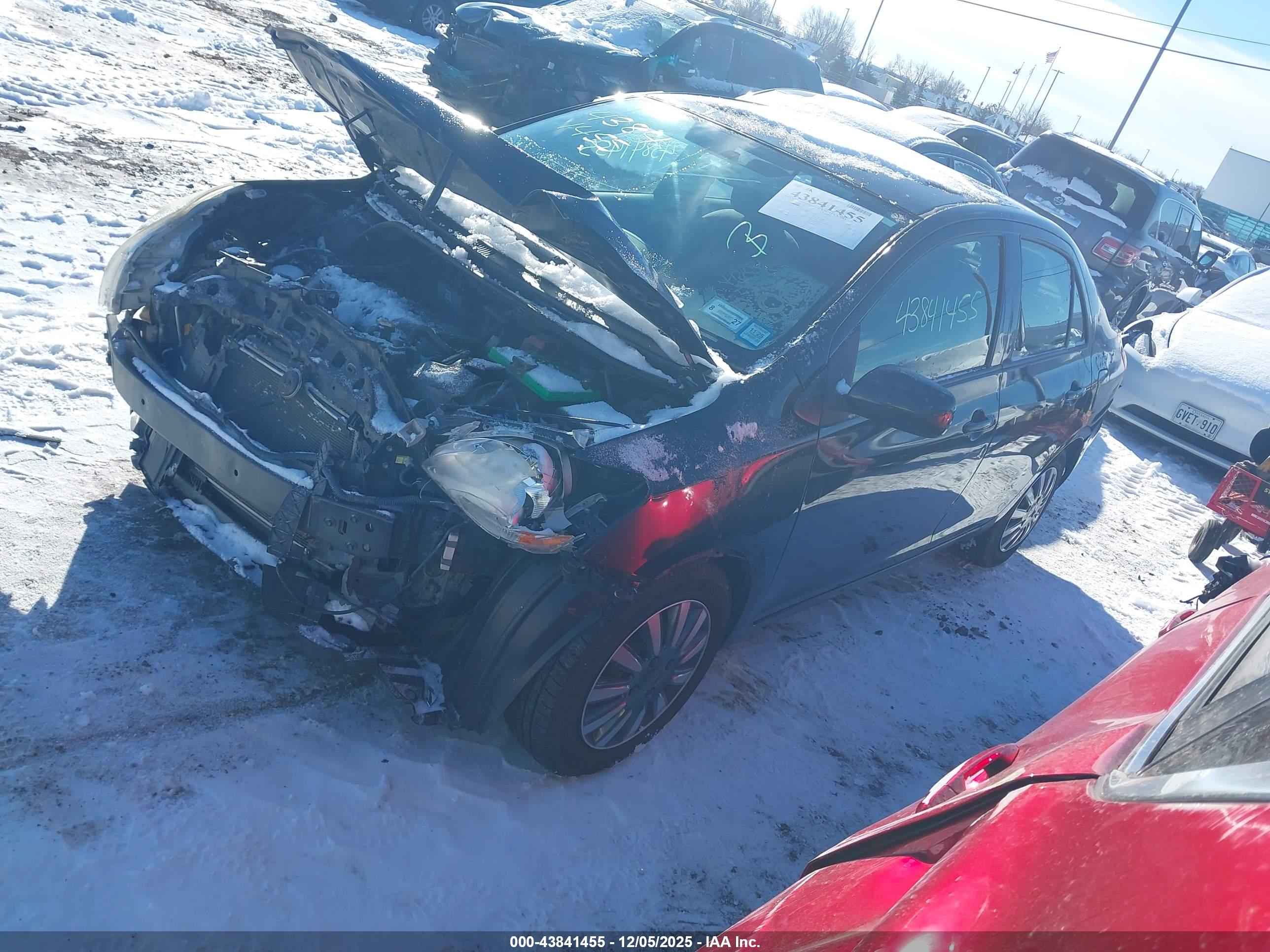 TOYOTA YARIS image 2