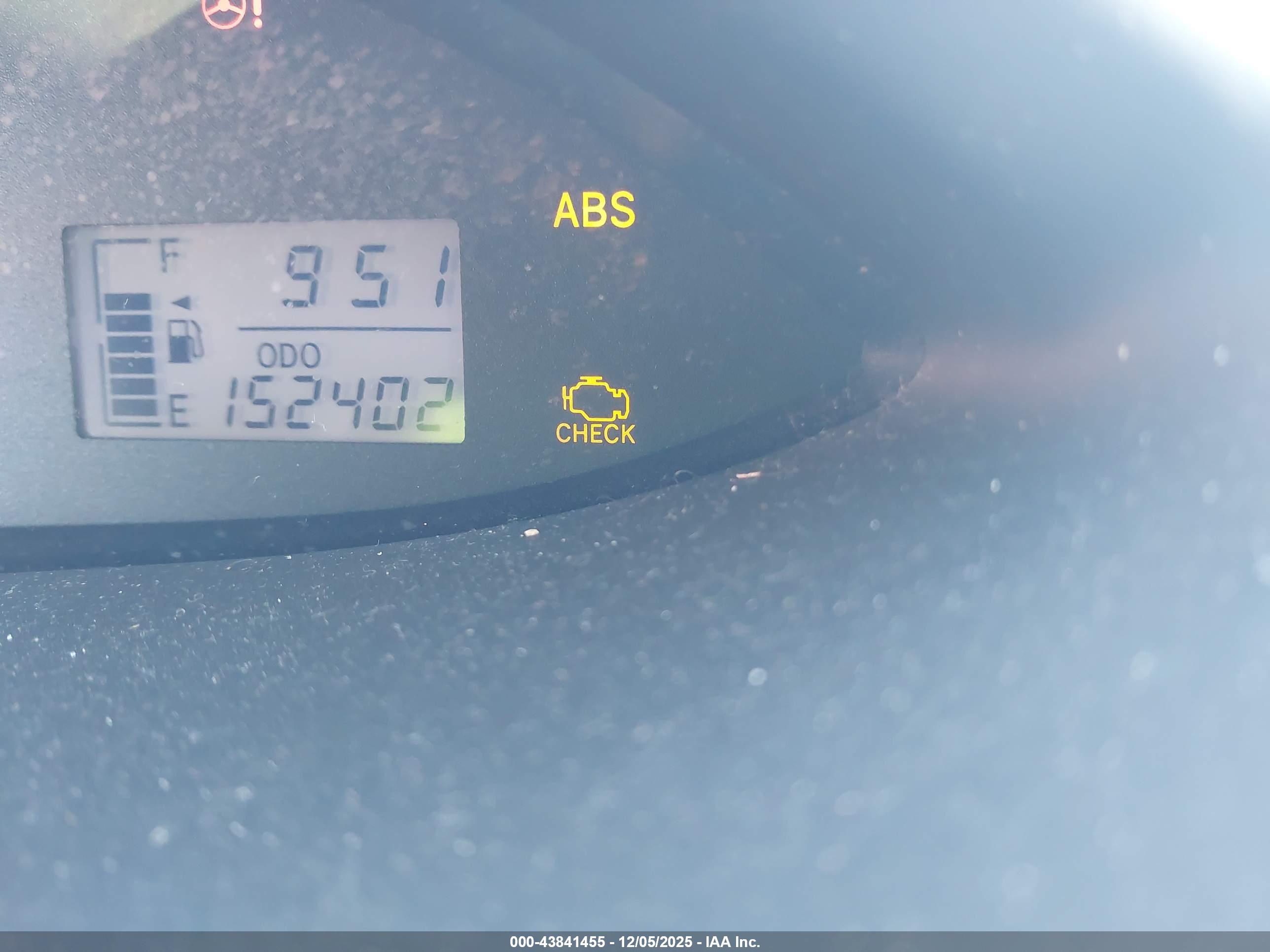 TOYOTA YARIS image 7