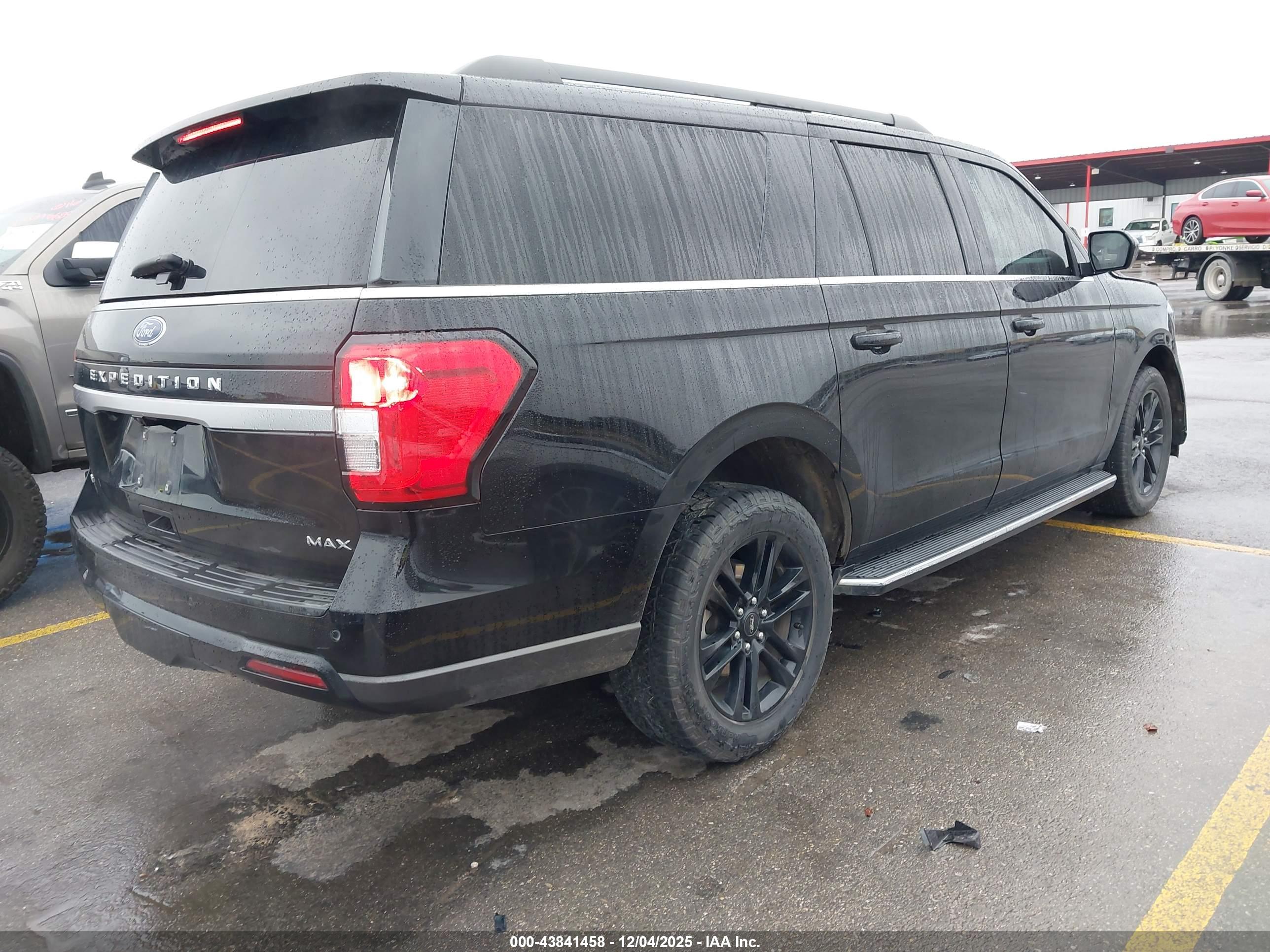 FORD EXPEDITION image 4