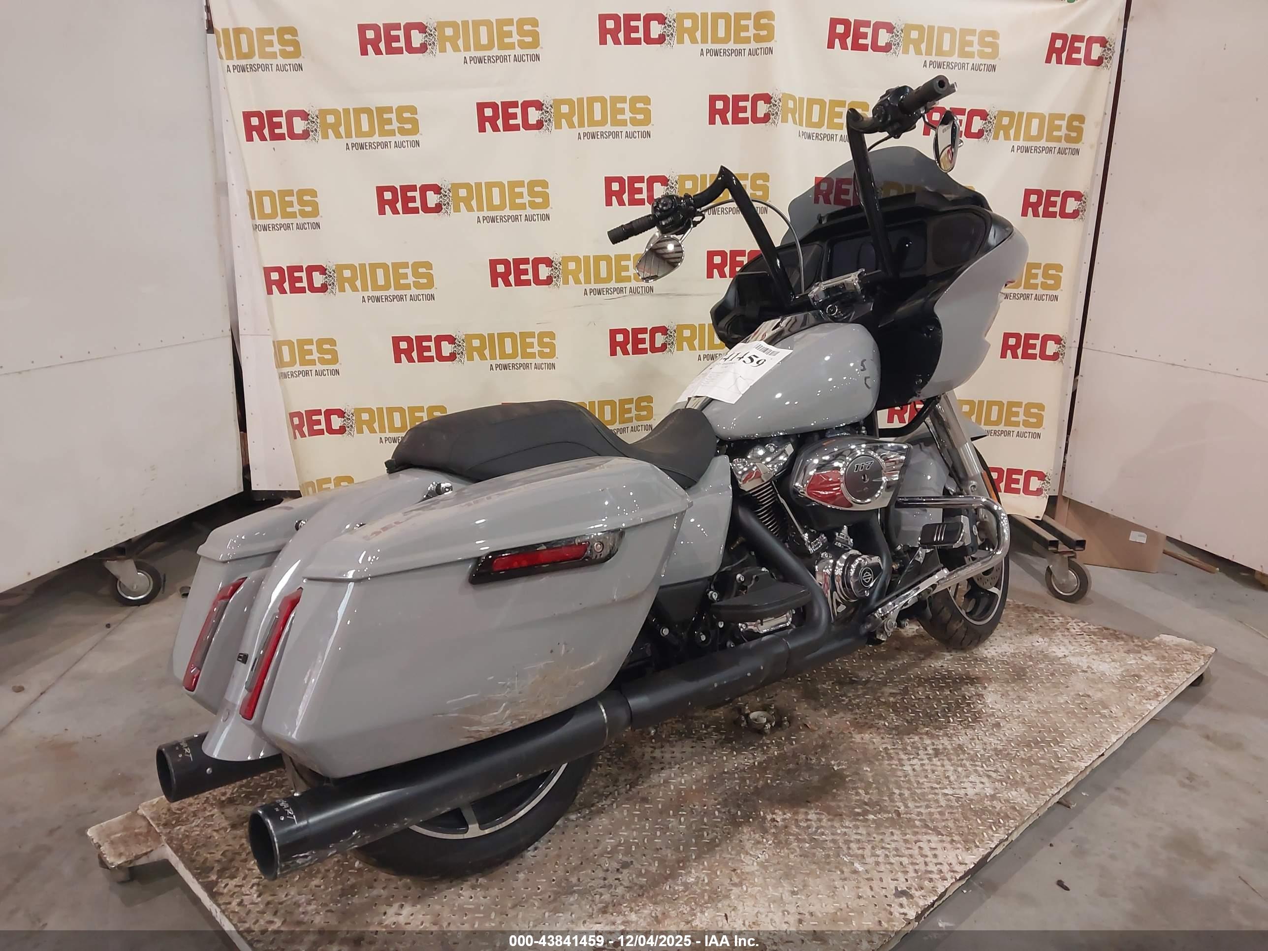 HARLEY-DAVIDSON FLTRX image 4