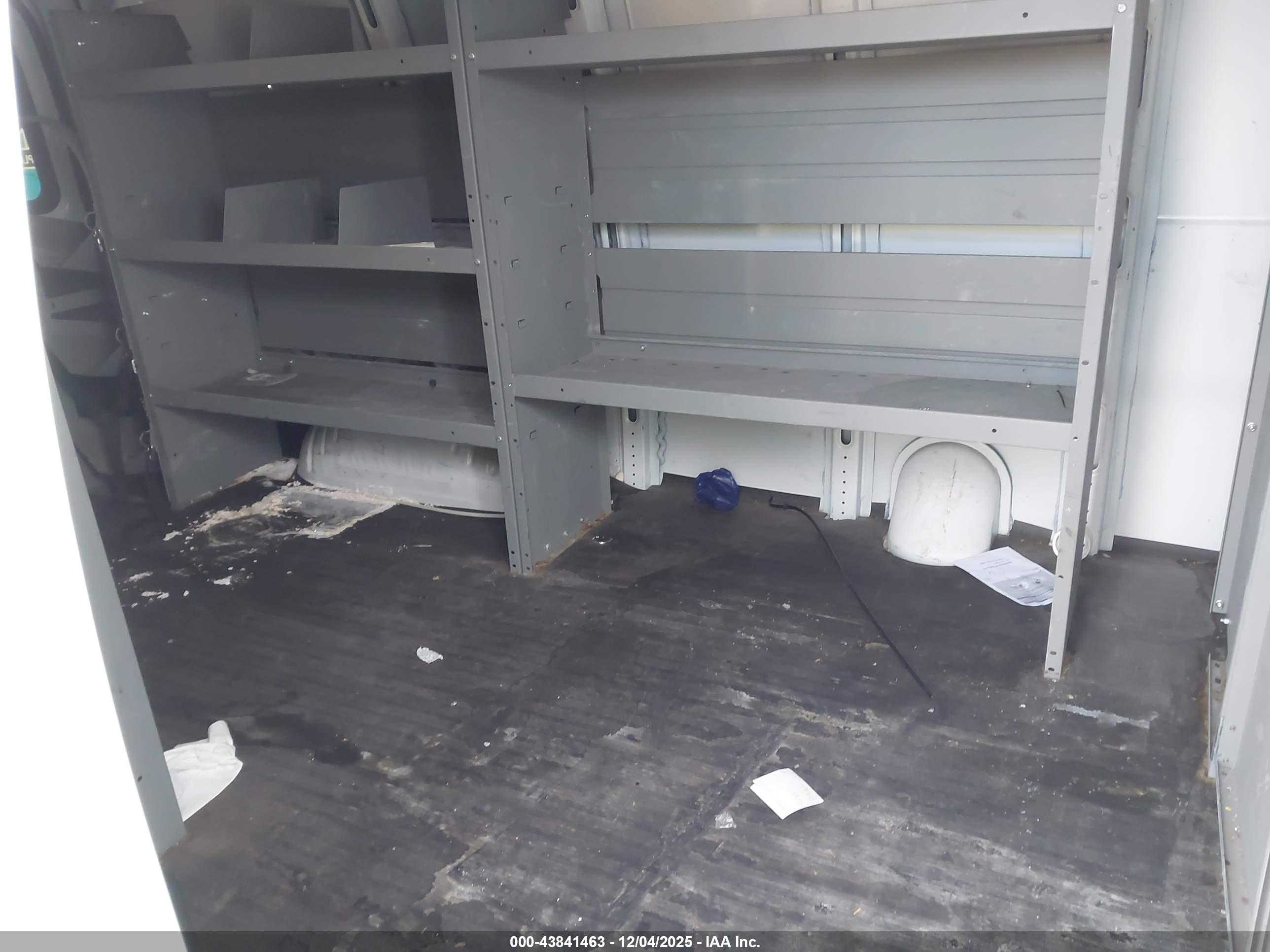GMC SAVANA image 8