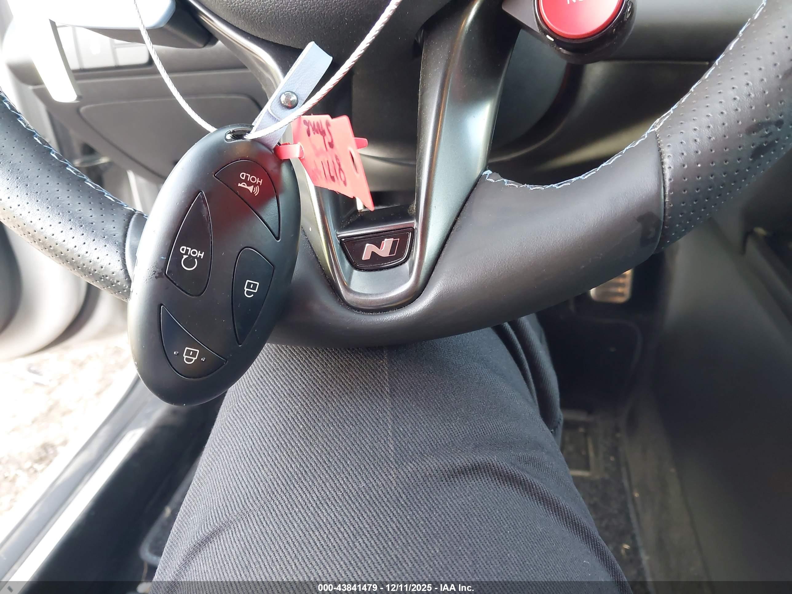 HYUNDAI ELANTRA image 11