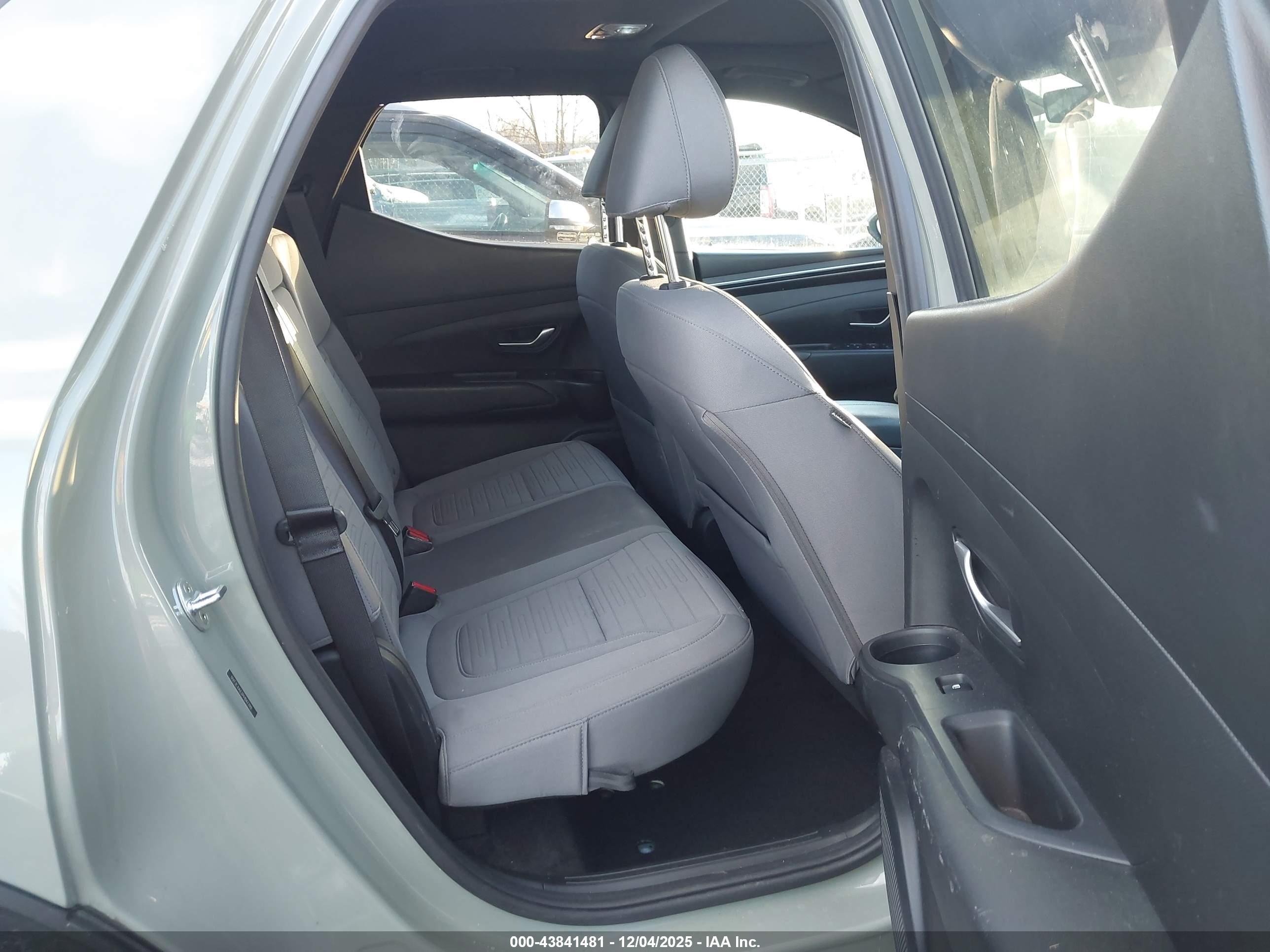HYUNDAI SANTA image 8