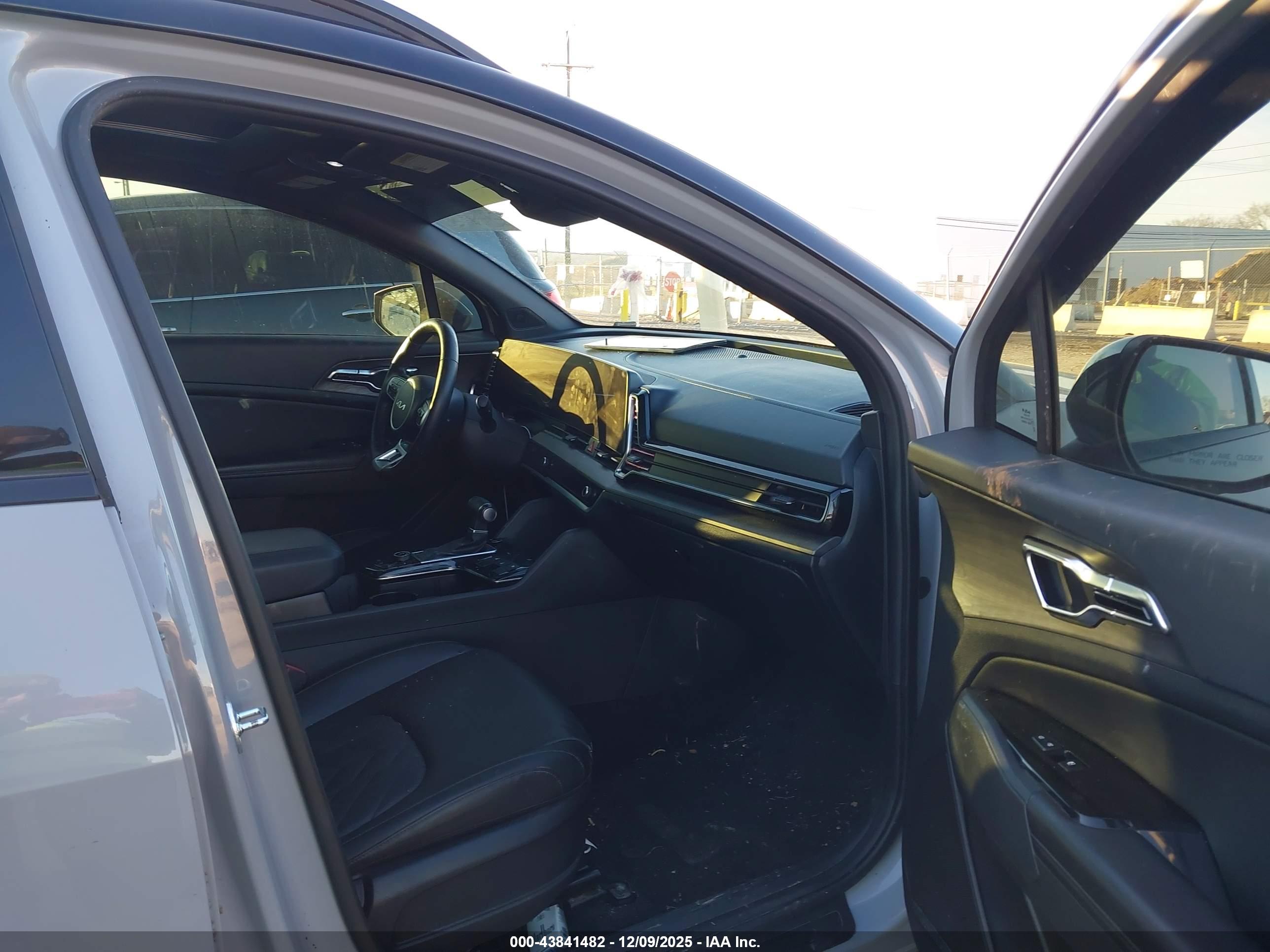 KIA SPORTAGE image 5