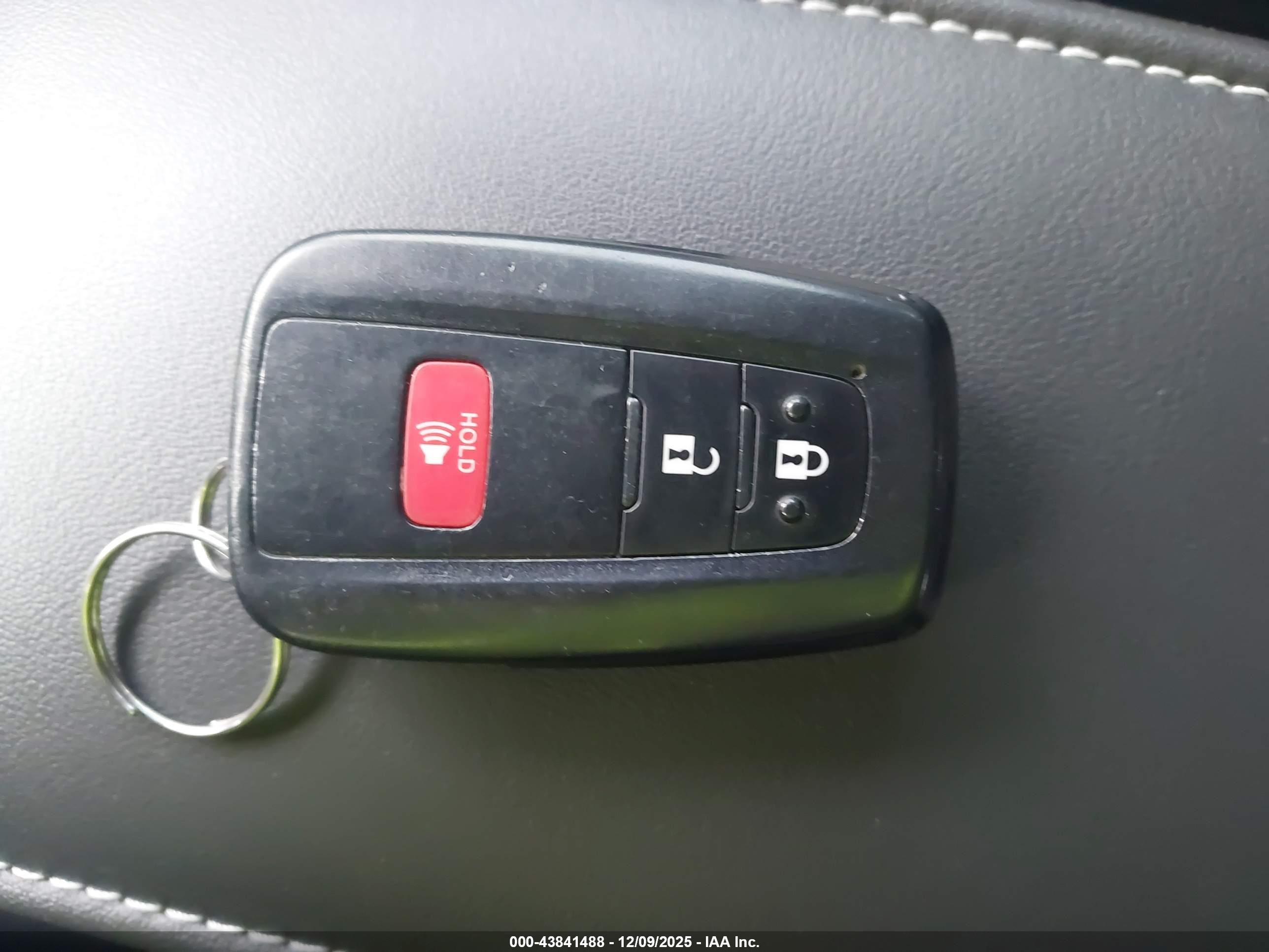 TOYOTA COROLLA image 11