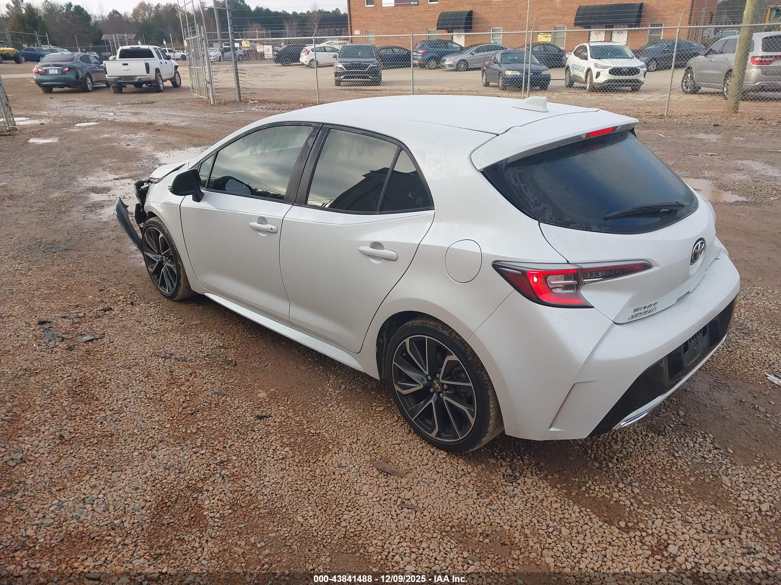 TOYOTA COROLLA image 3