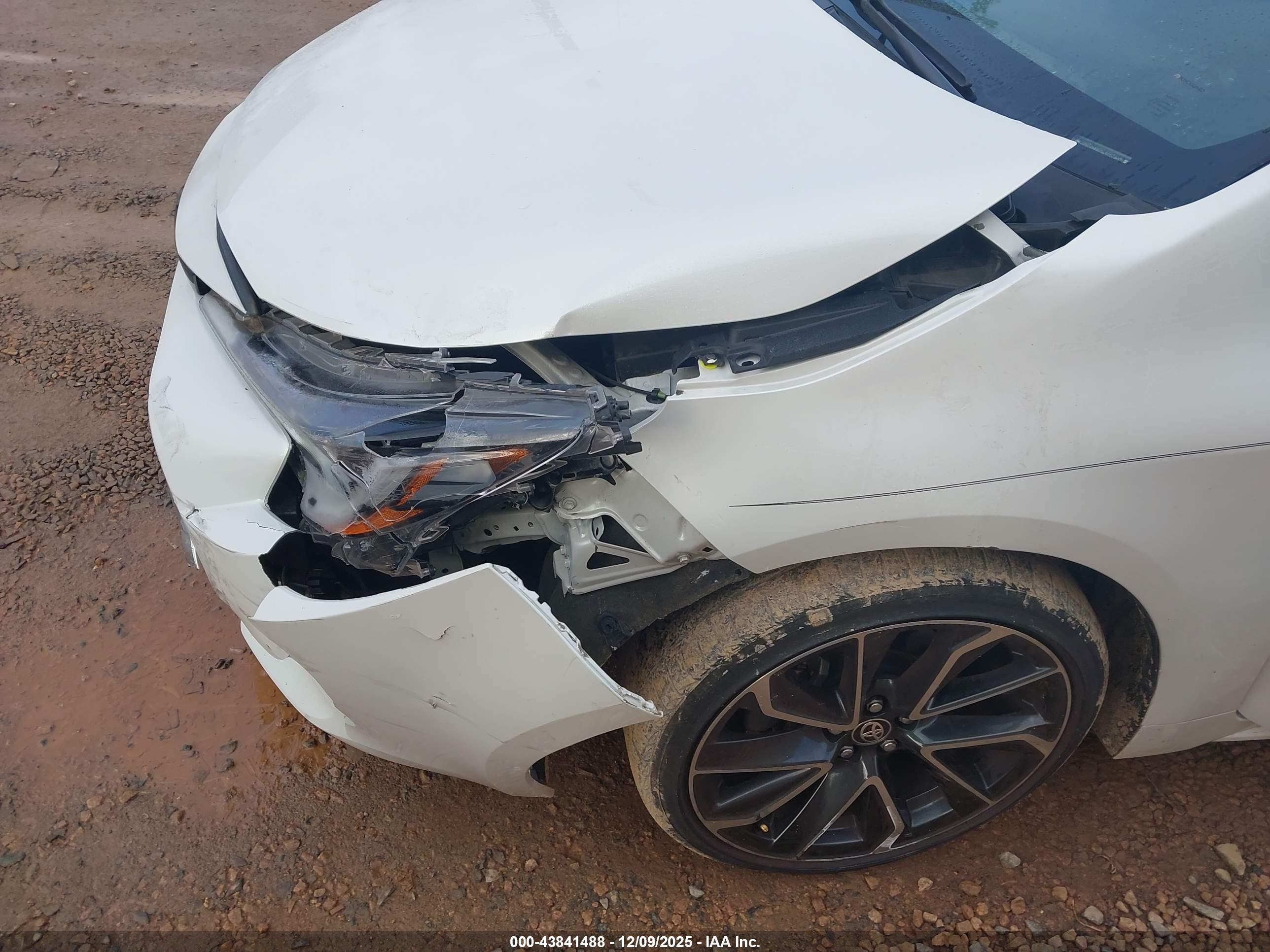 TOYOTA COROLLA image 6
