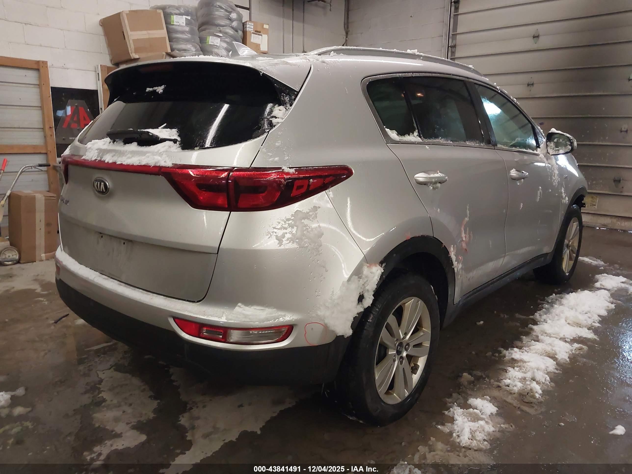 KIA SPORTAGE image 4