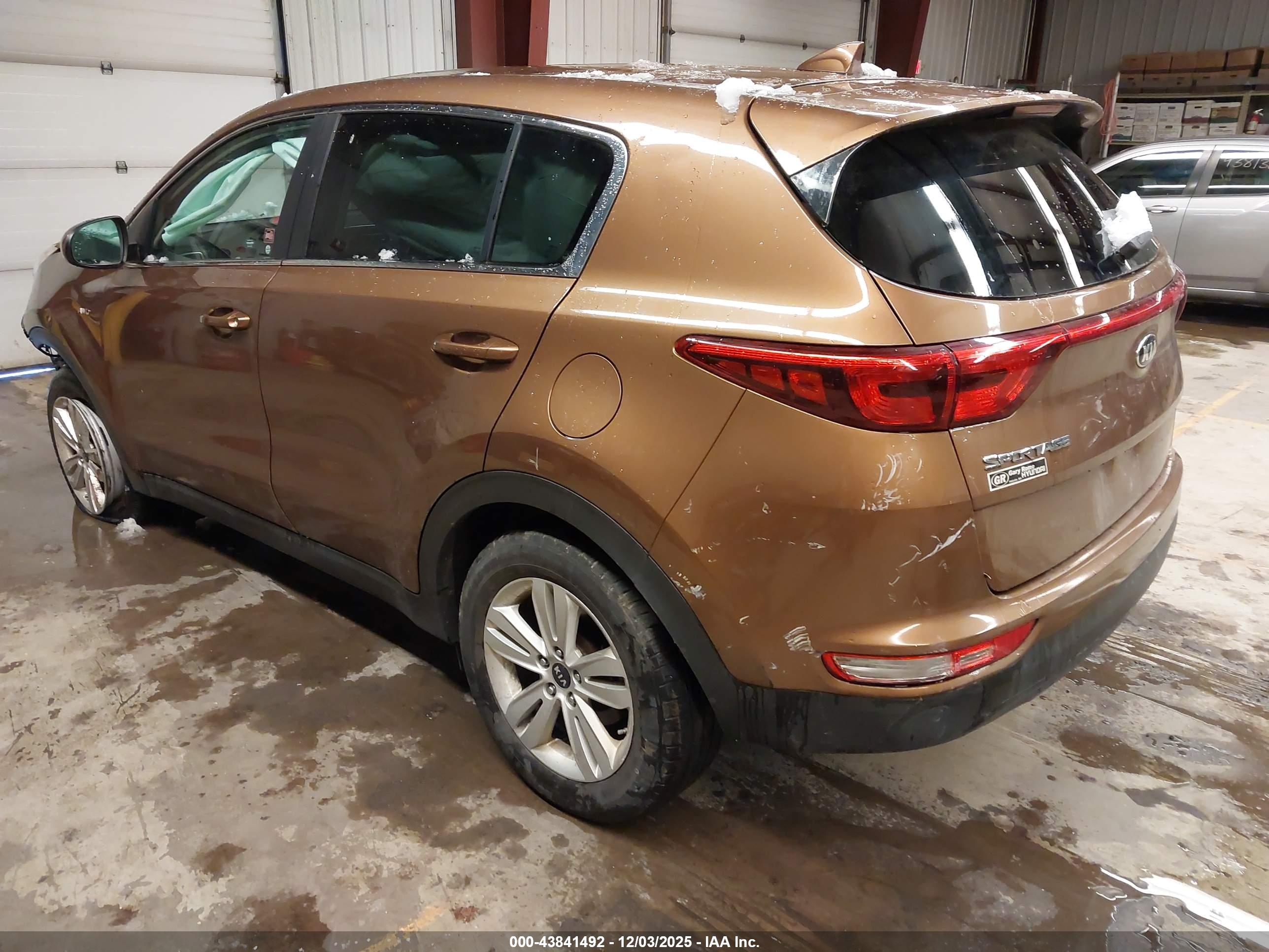 KIA SPORTAGE image 3