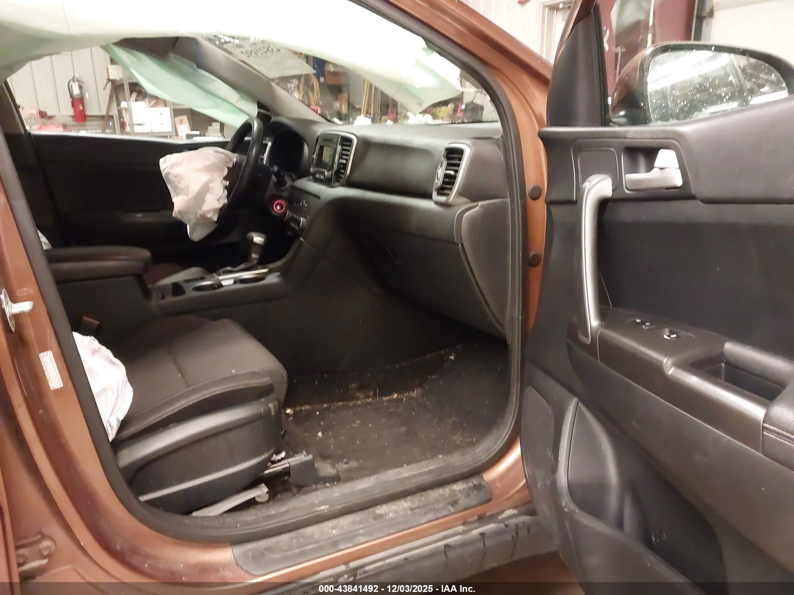 KIA SPORTAGE image 5