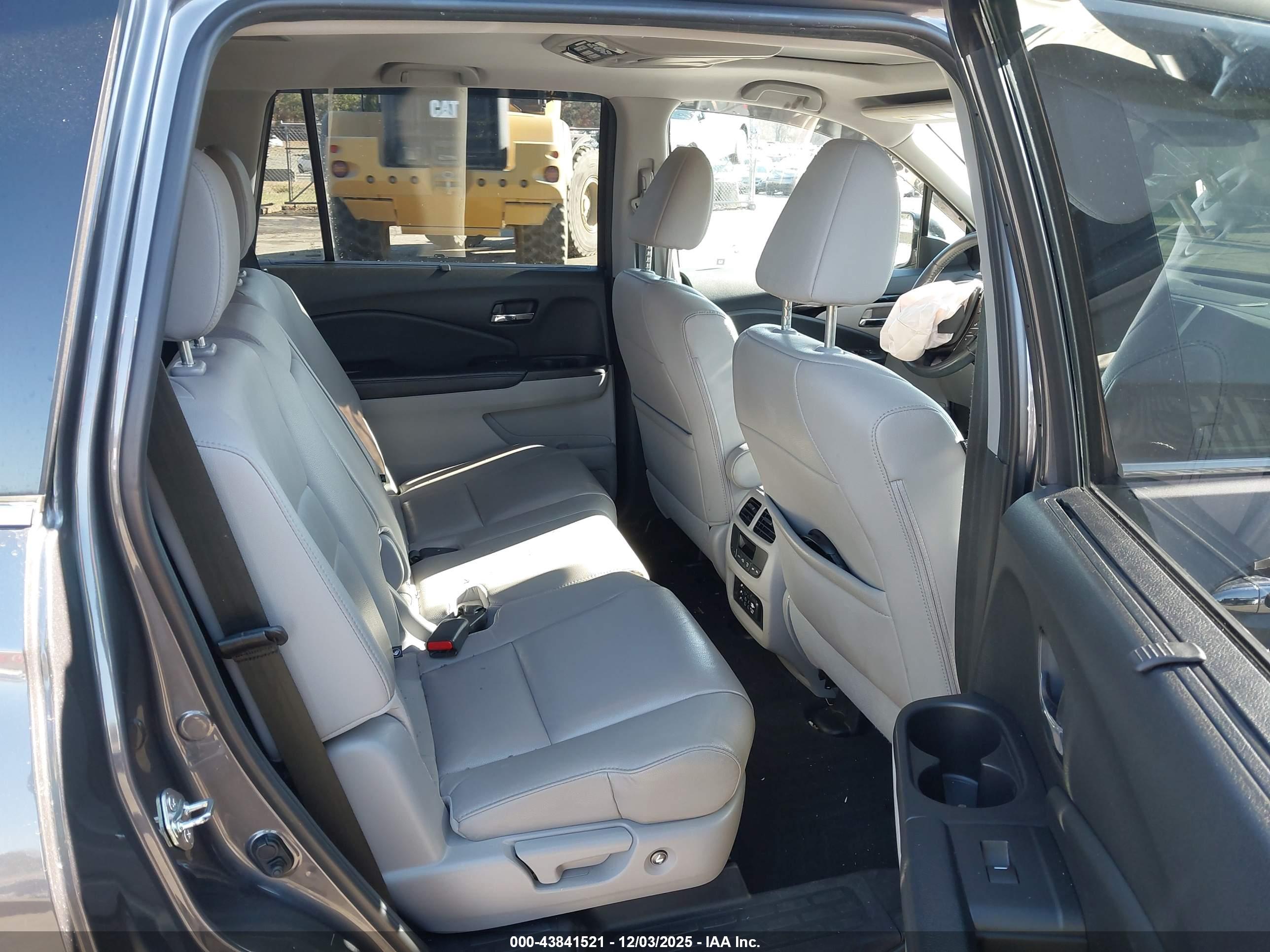 HONDA PILOT image 8