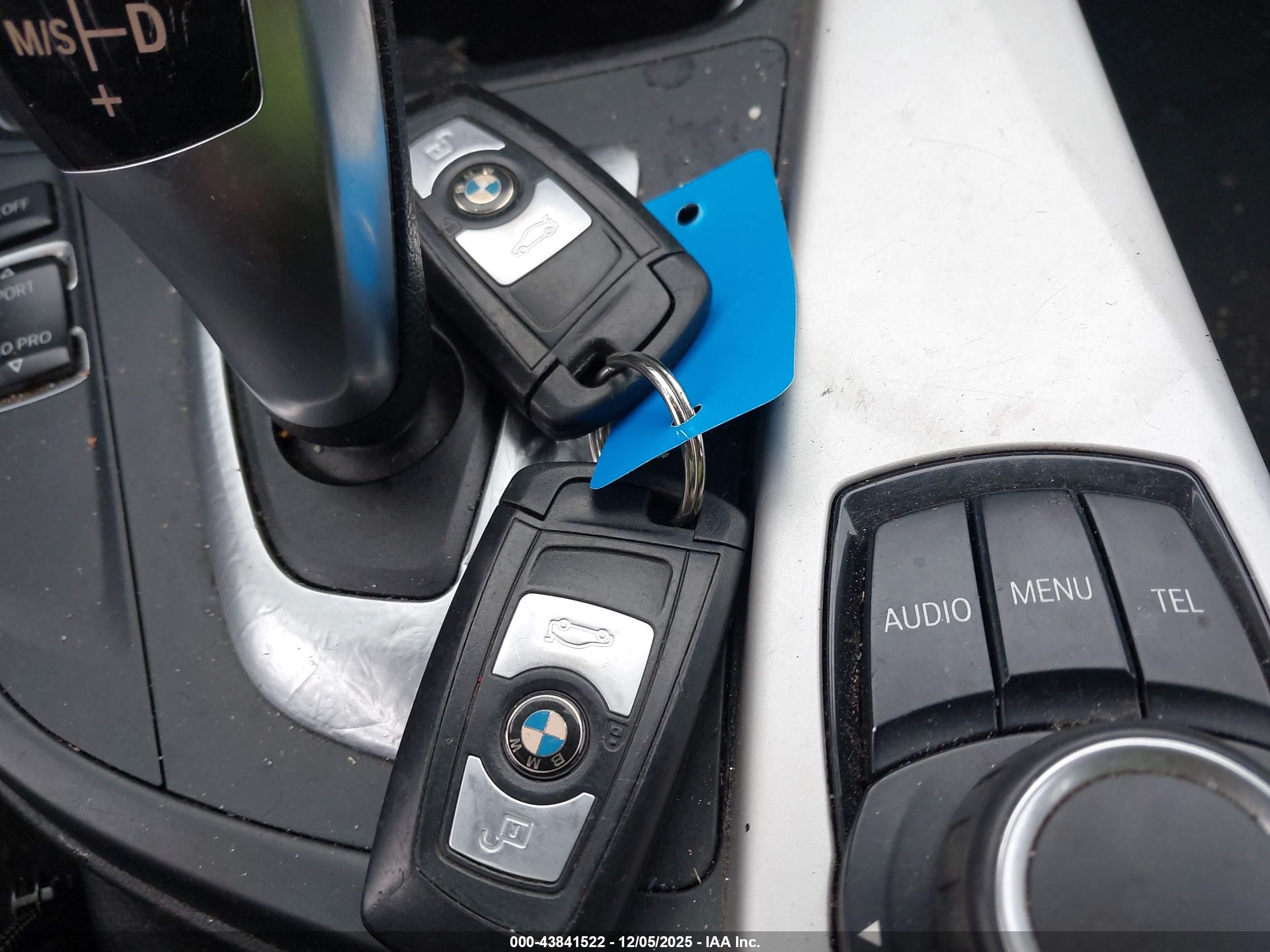 BMW 320I image 11