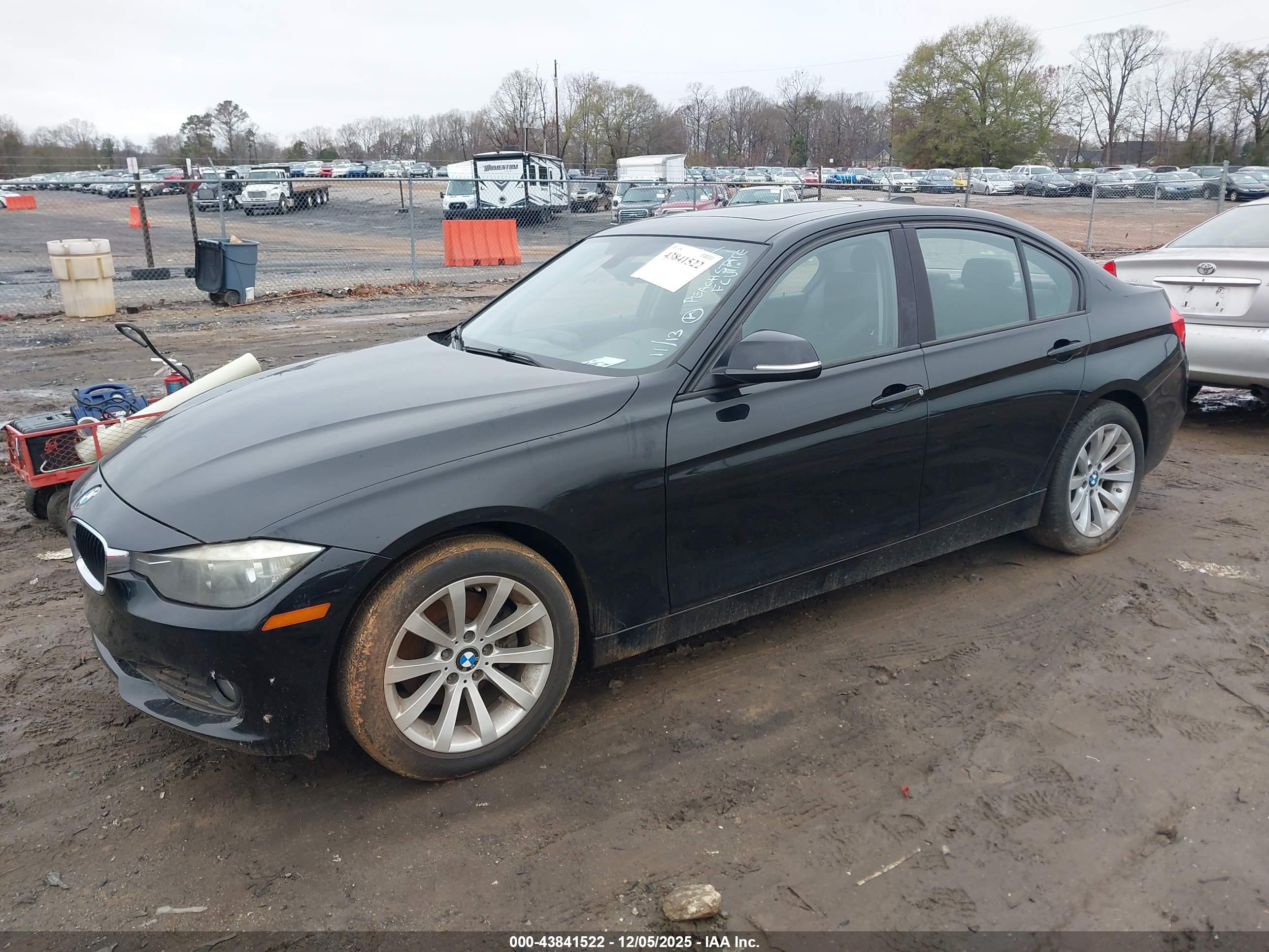 BMW 320I image 2