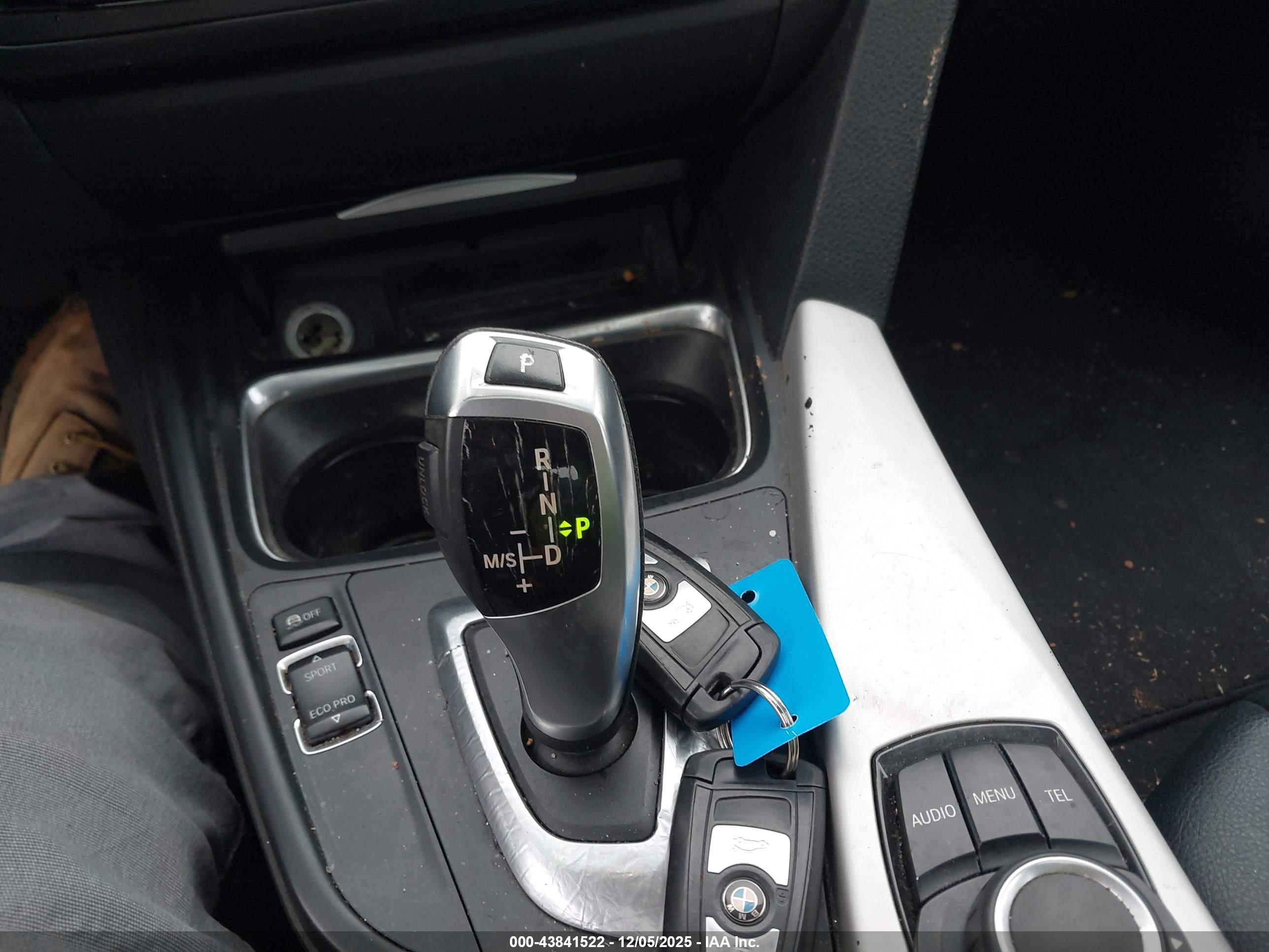 BMW 320I image 6