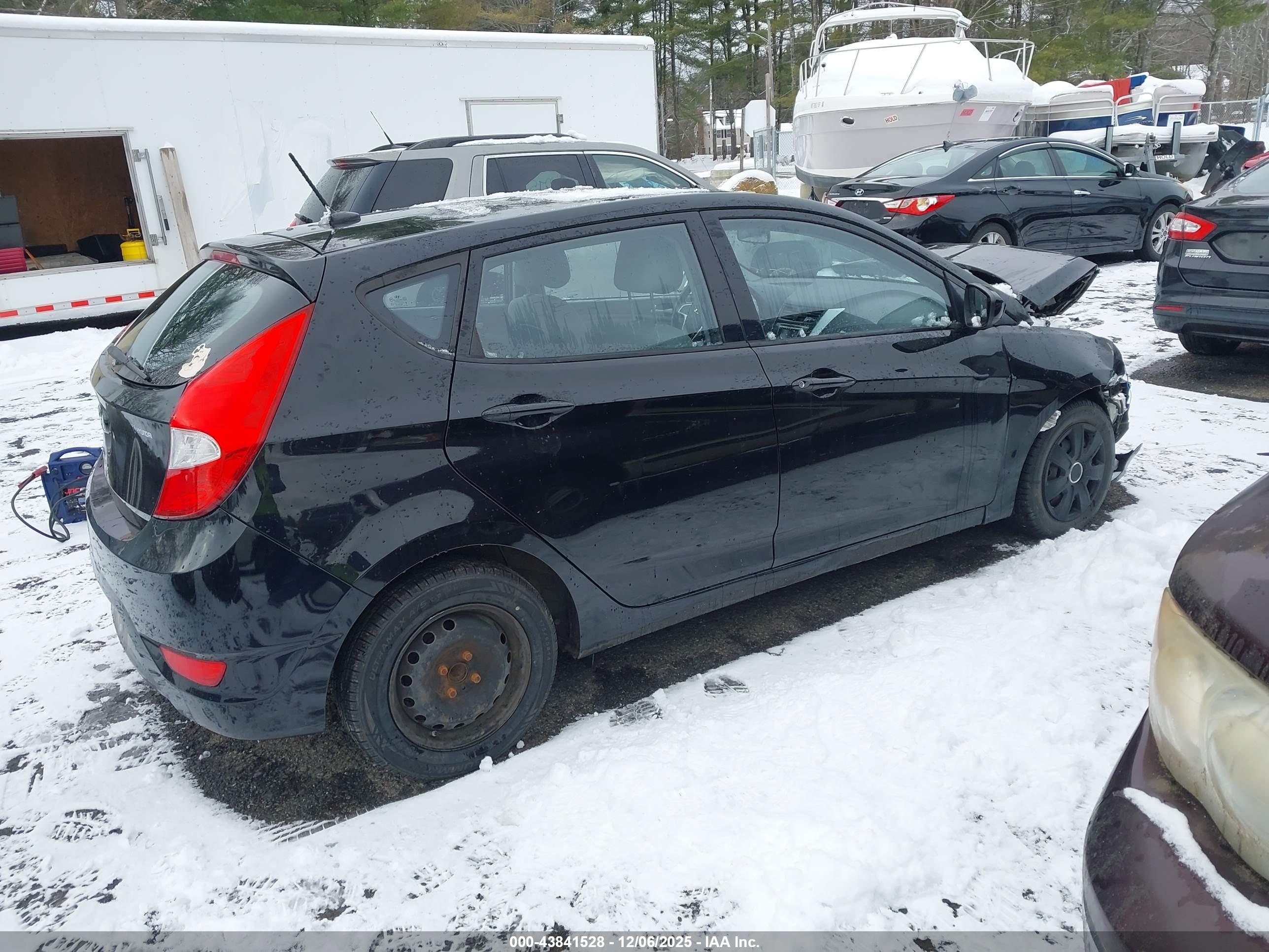 HYUNDAI ACCENT image 4