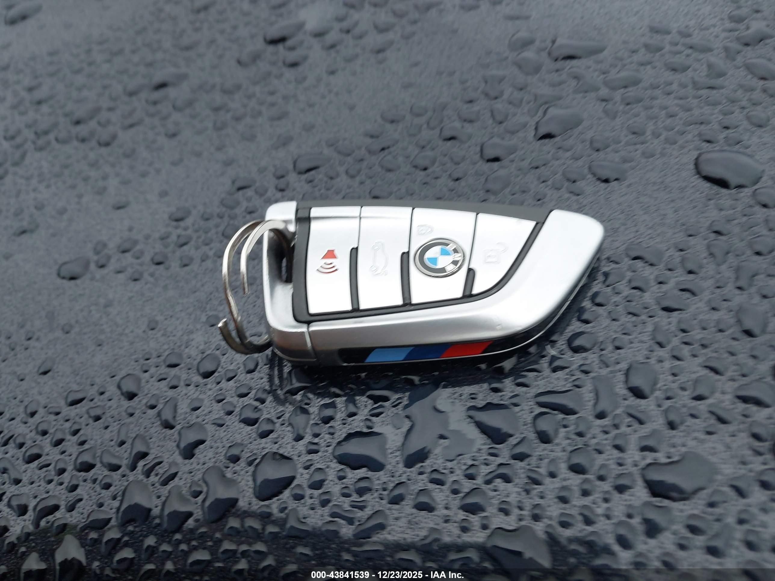 BMW 750I image 11