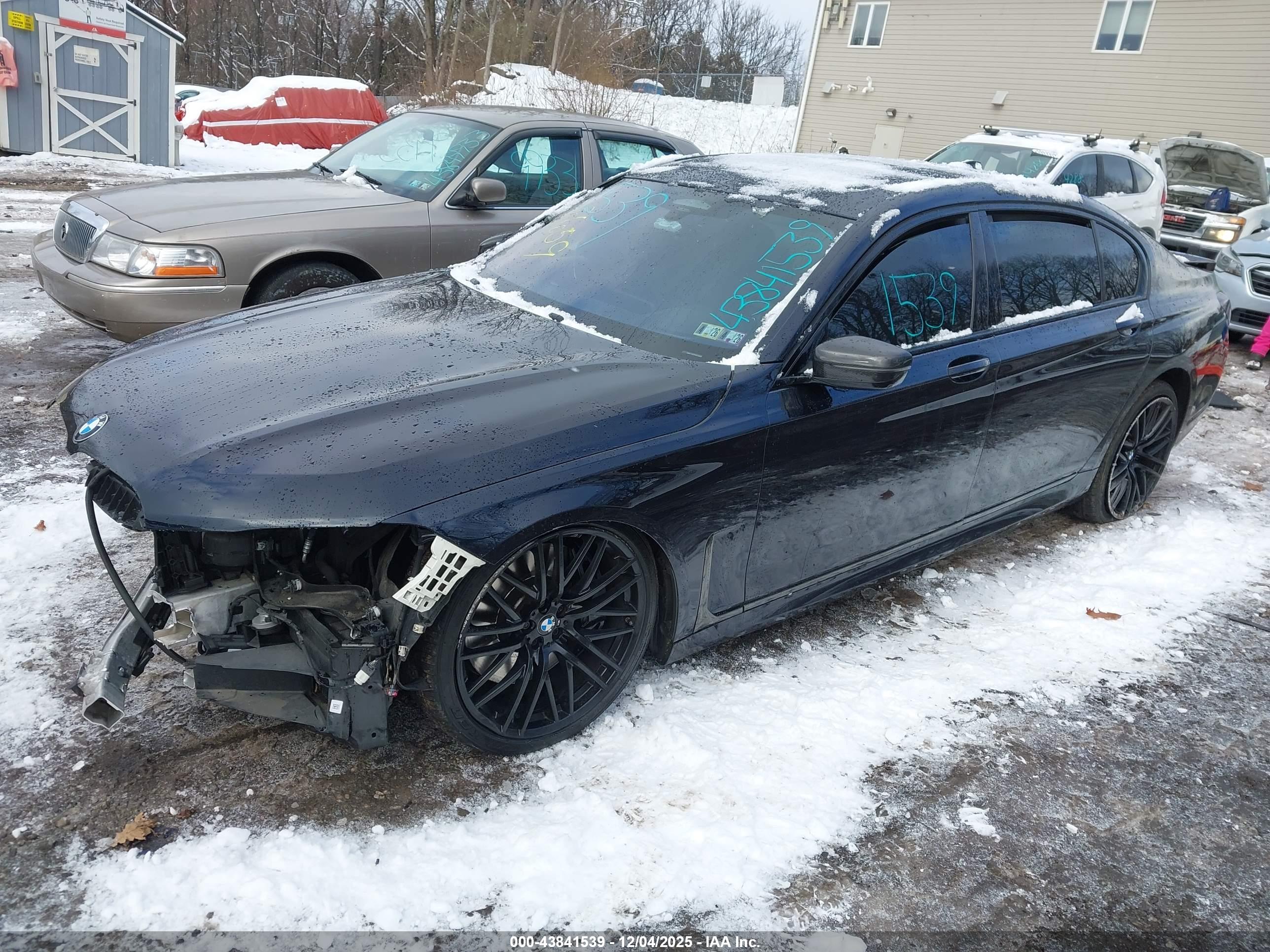 BMW 750I image 2