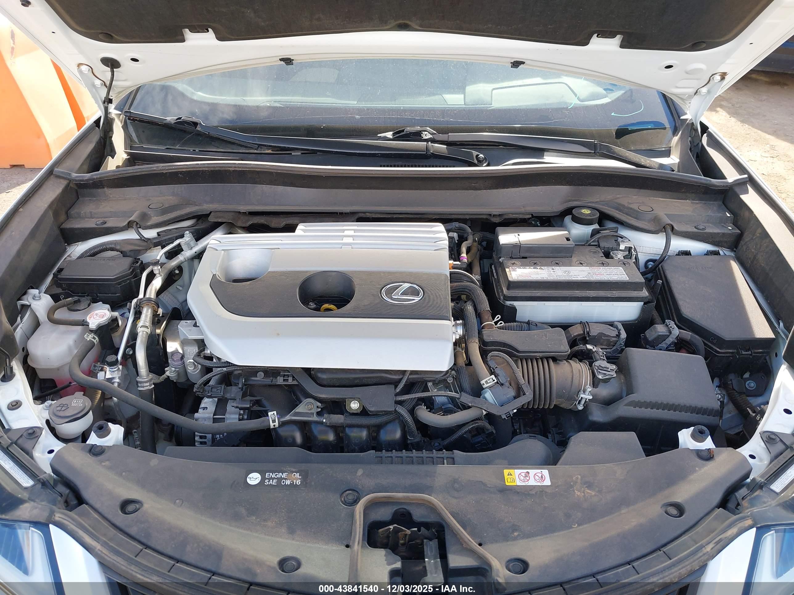LEXUS UX image 10