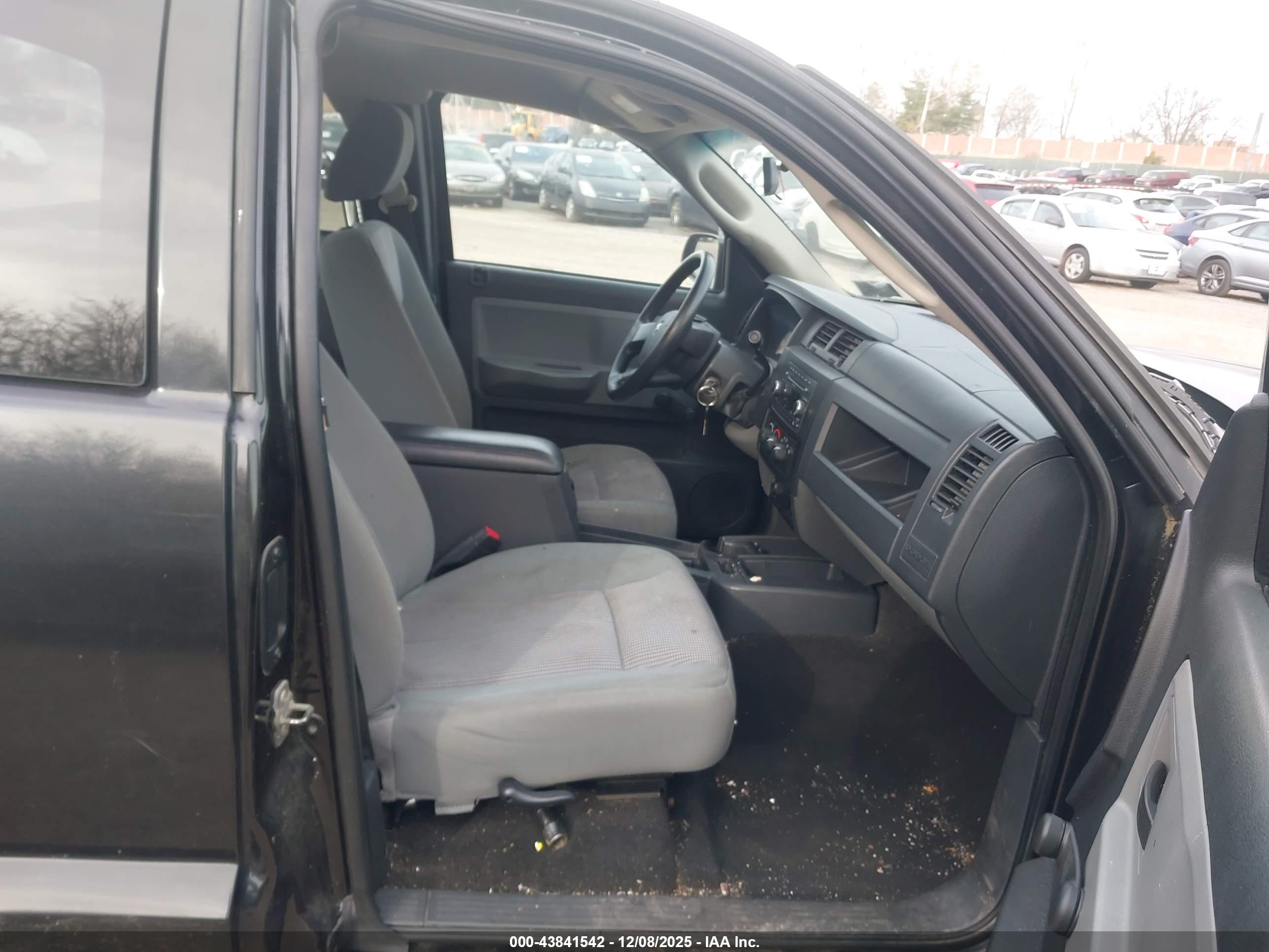 DODGE DAKOTA image 5