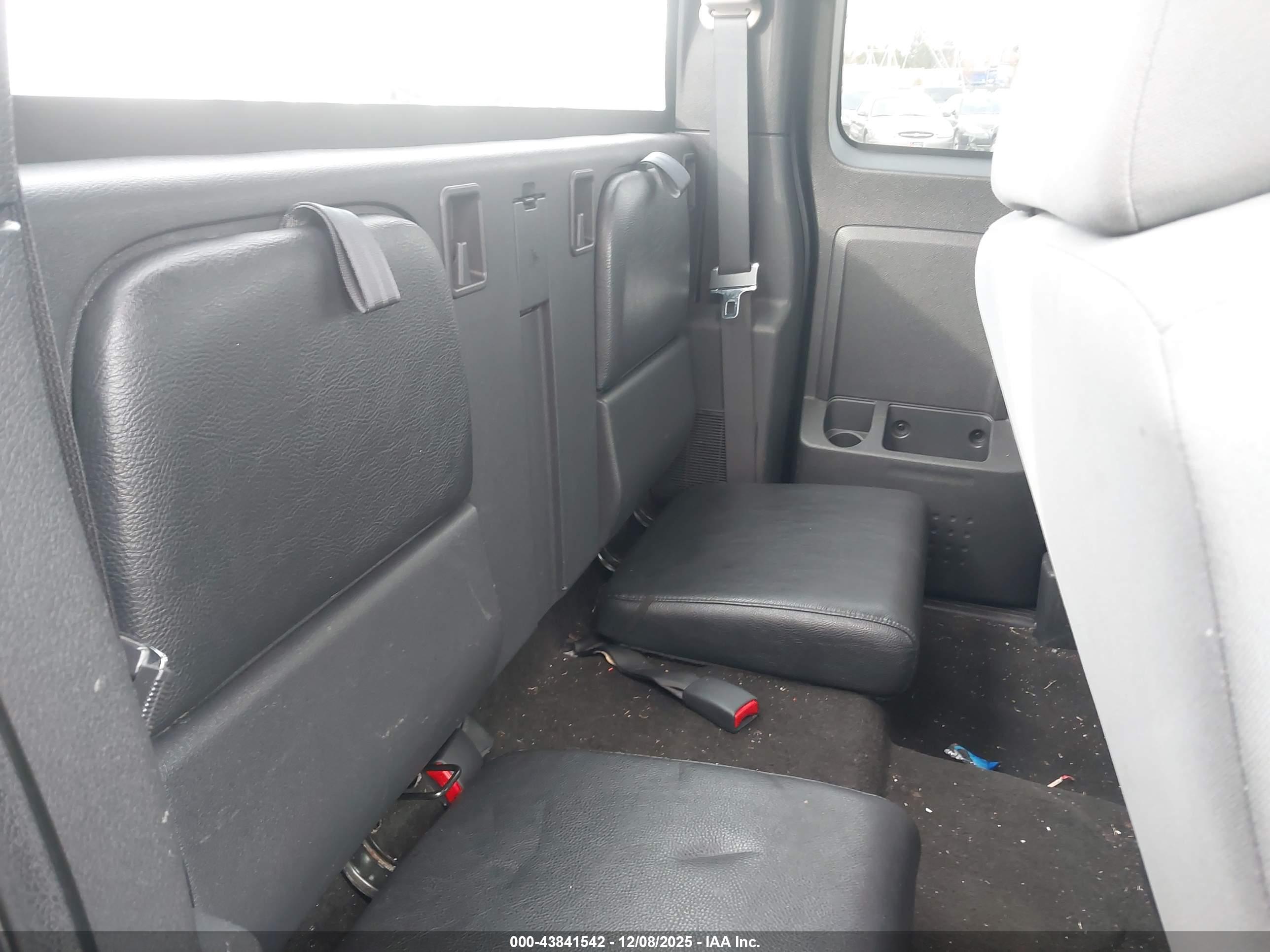 DODGE DAKOTA image 8