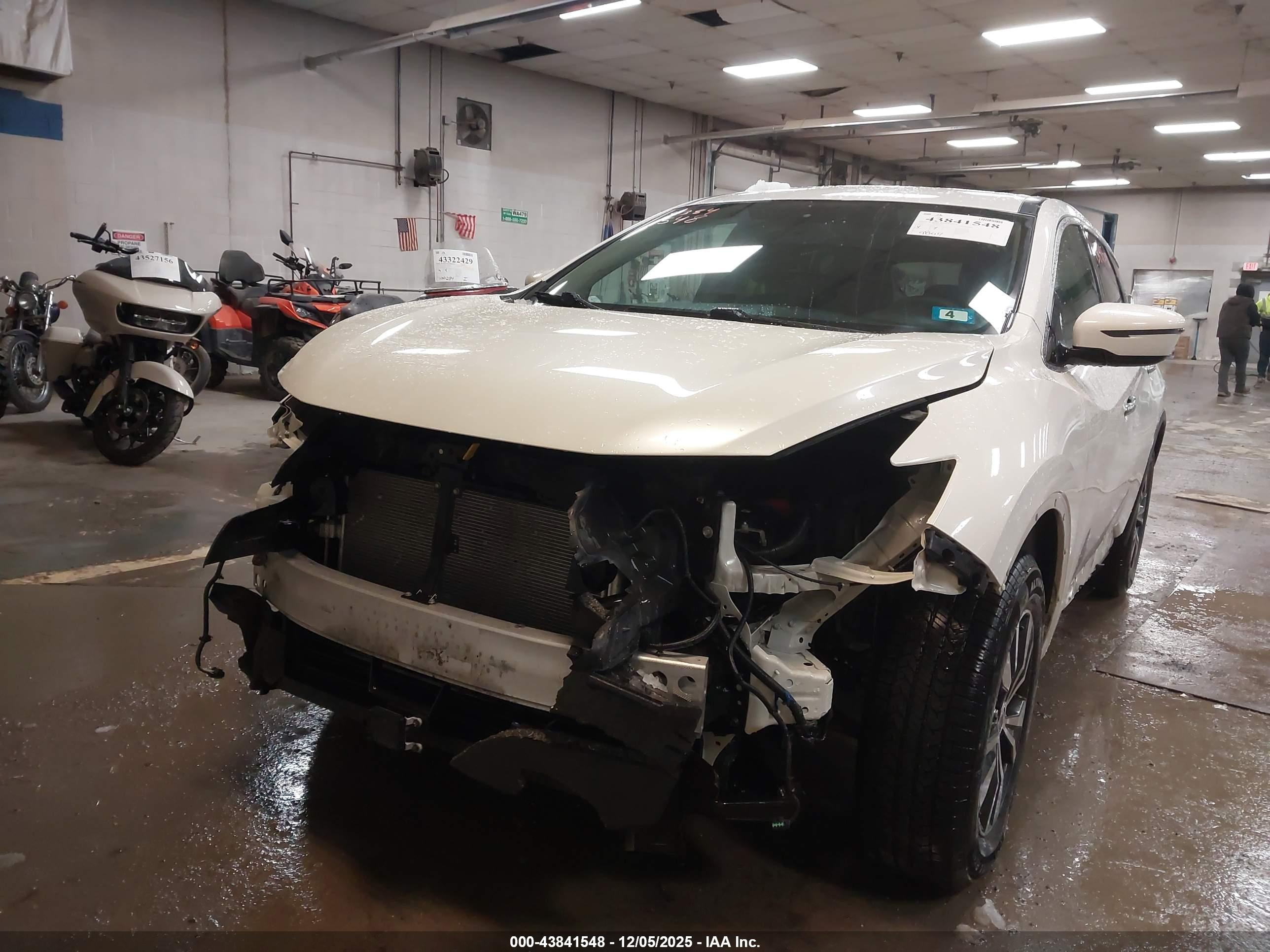 NISSAN MURANO image 6