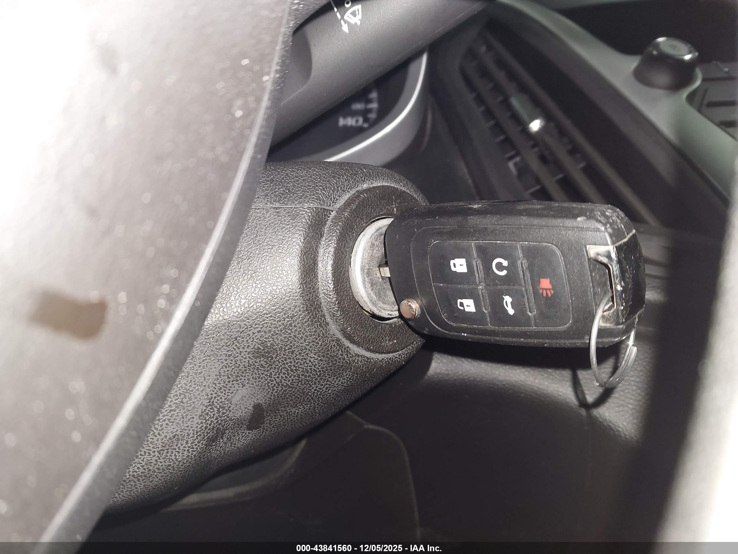 CHEVROLET EQUINOX image 11