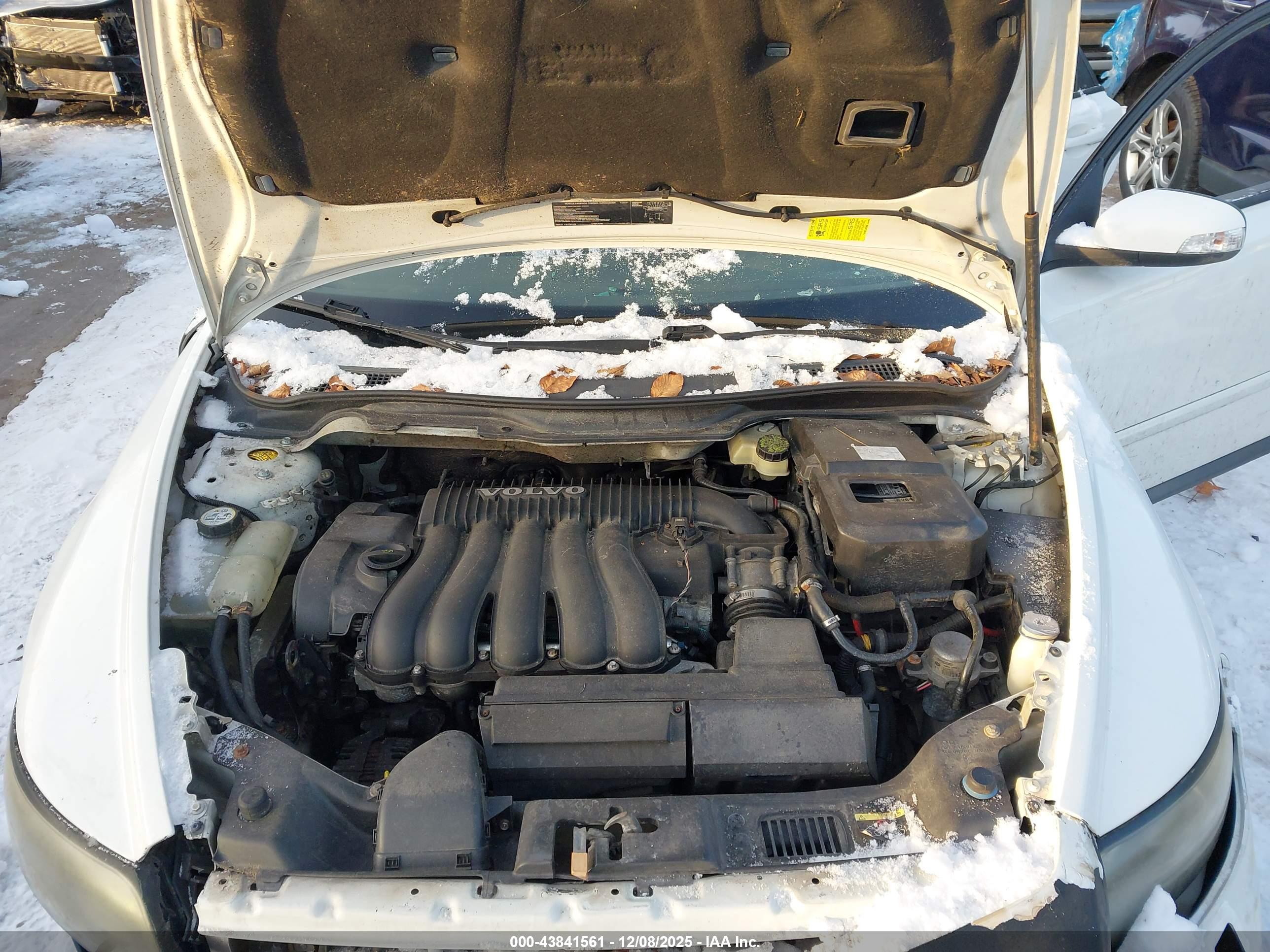 VOLVO S40 image 10