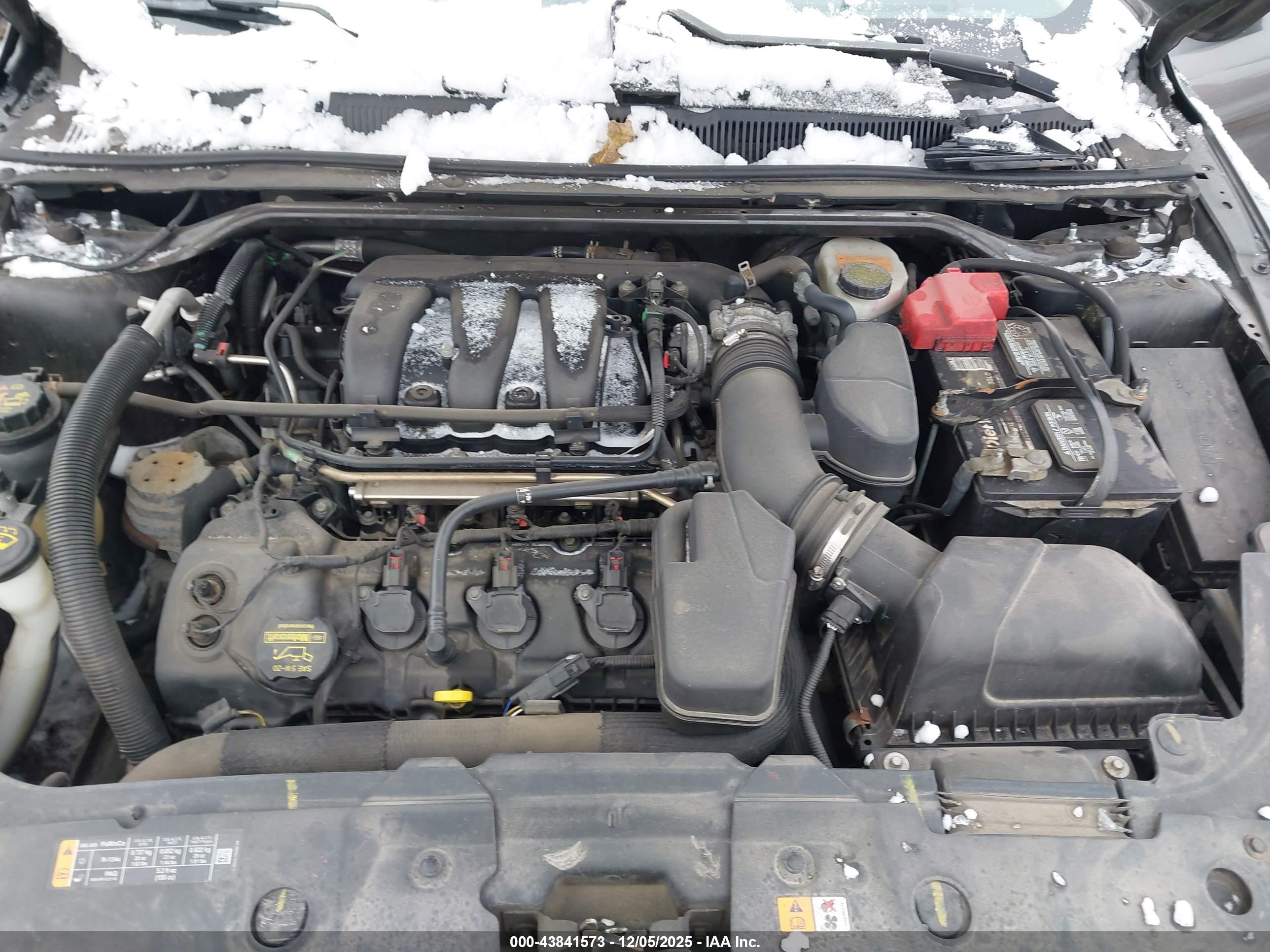 FORD TAURUS image 10