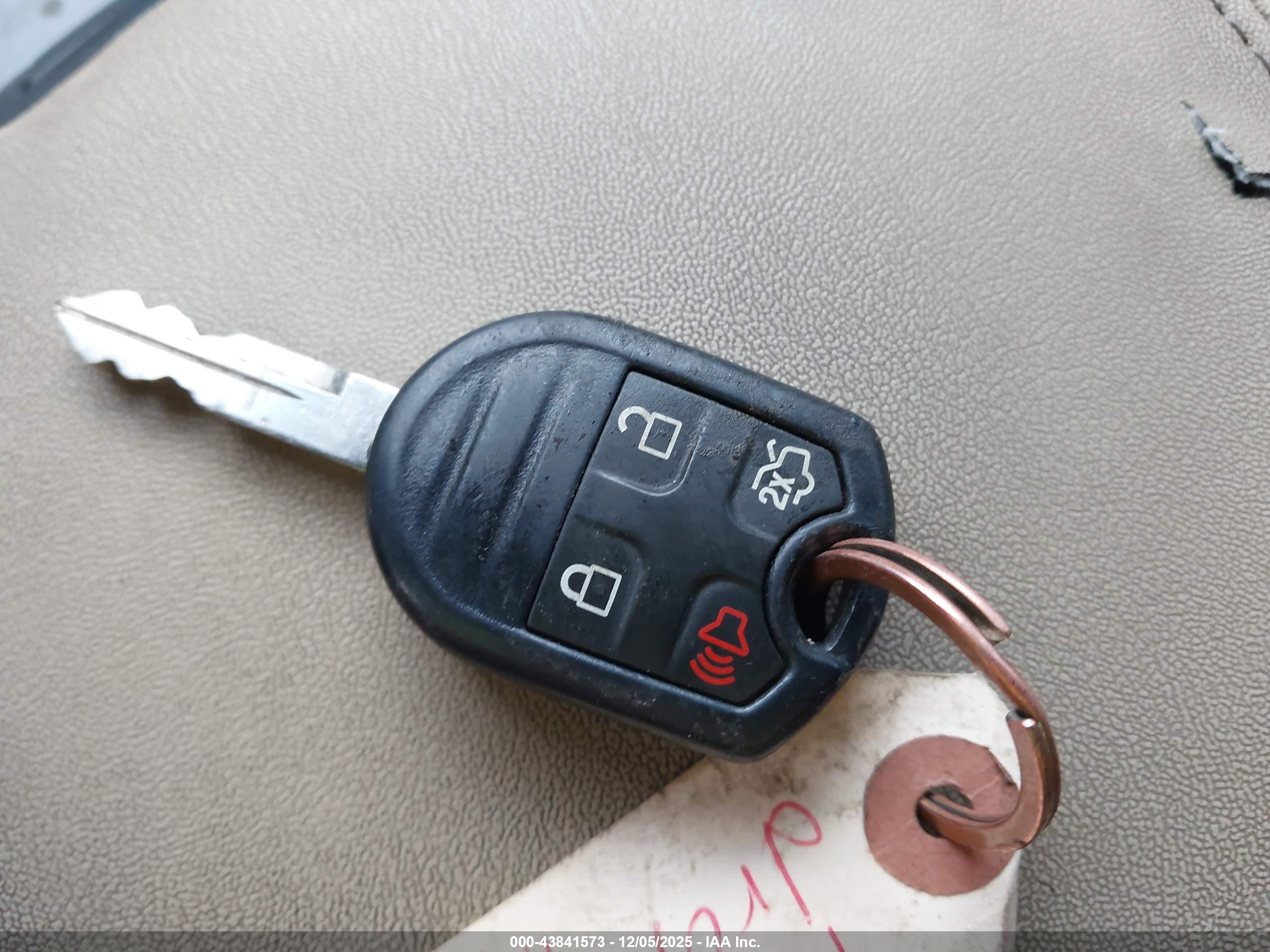 FORD TAURUS image 11