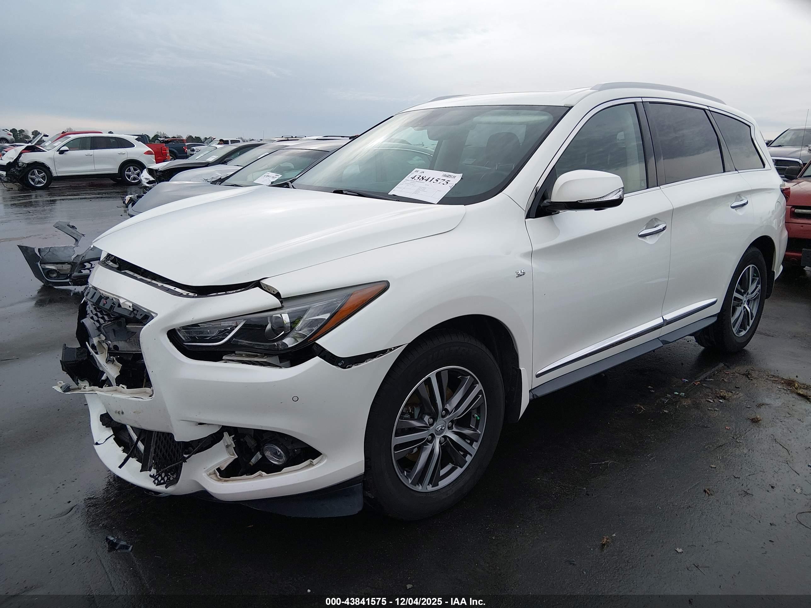 INFINITI QX60 image 2