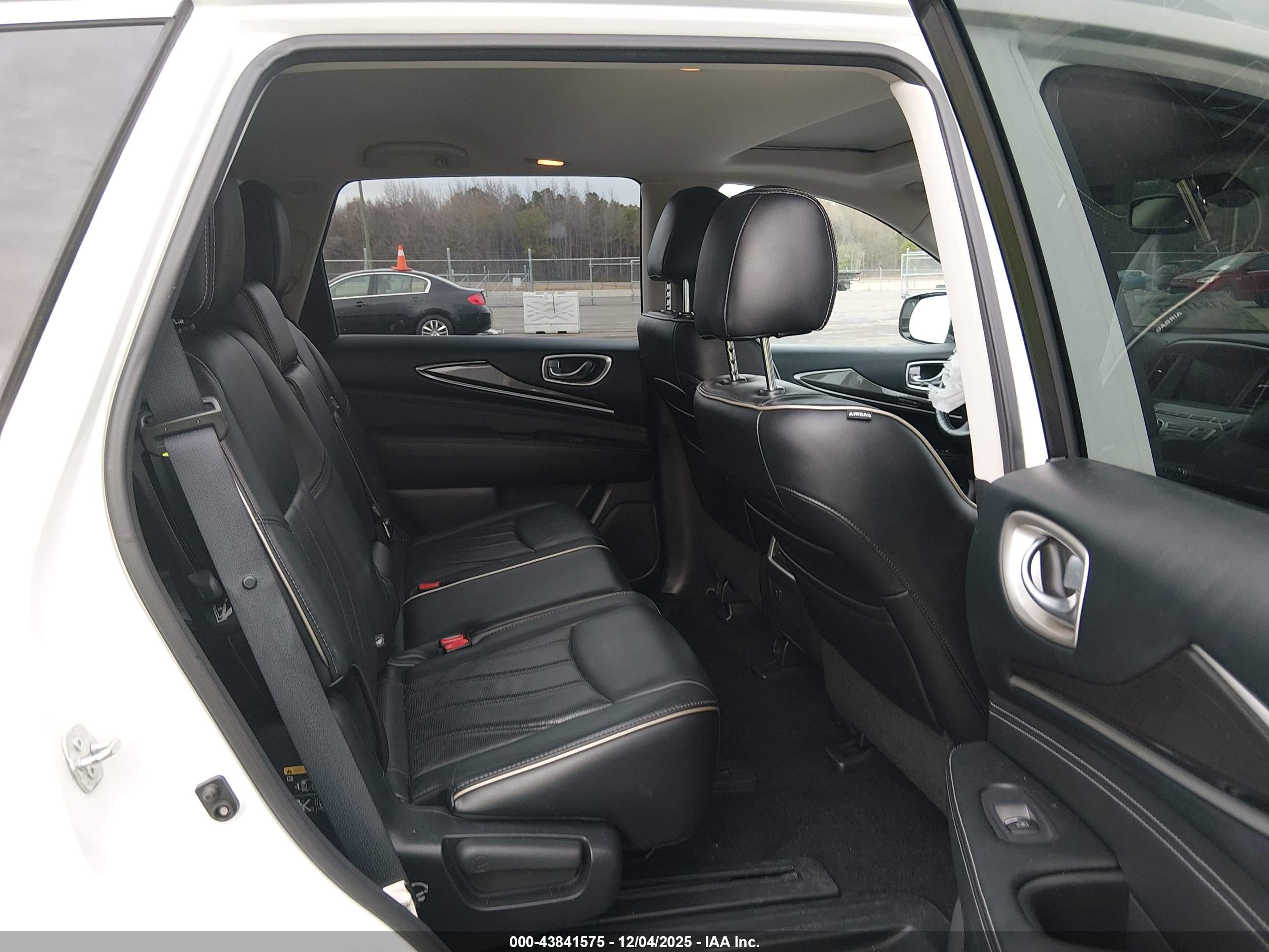 INFINITI QX60 image 8