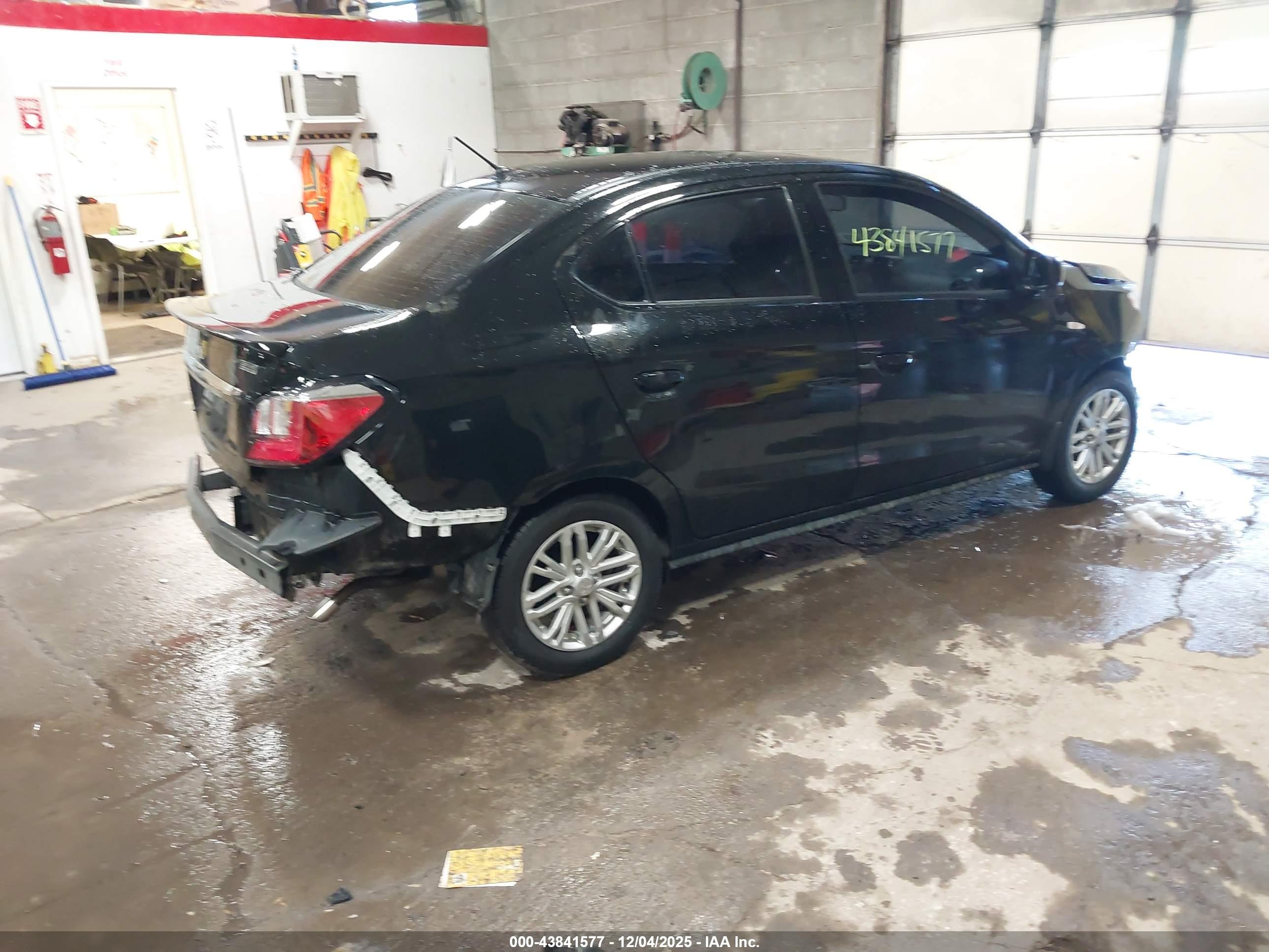 MITSUBISHI MIRAGE image 4