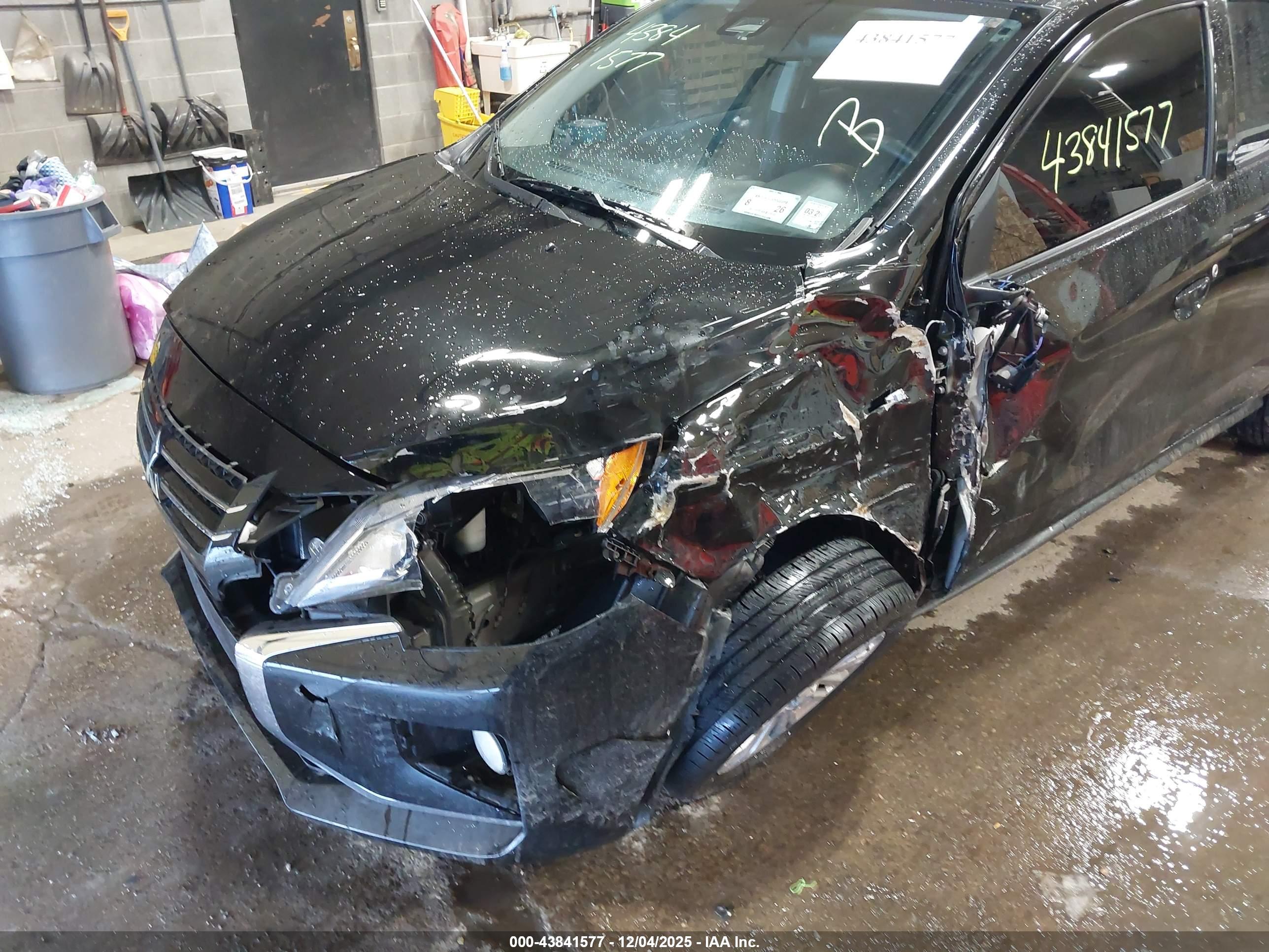 MITSUBISHI MIRAGE image 6