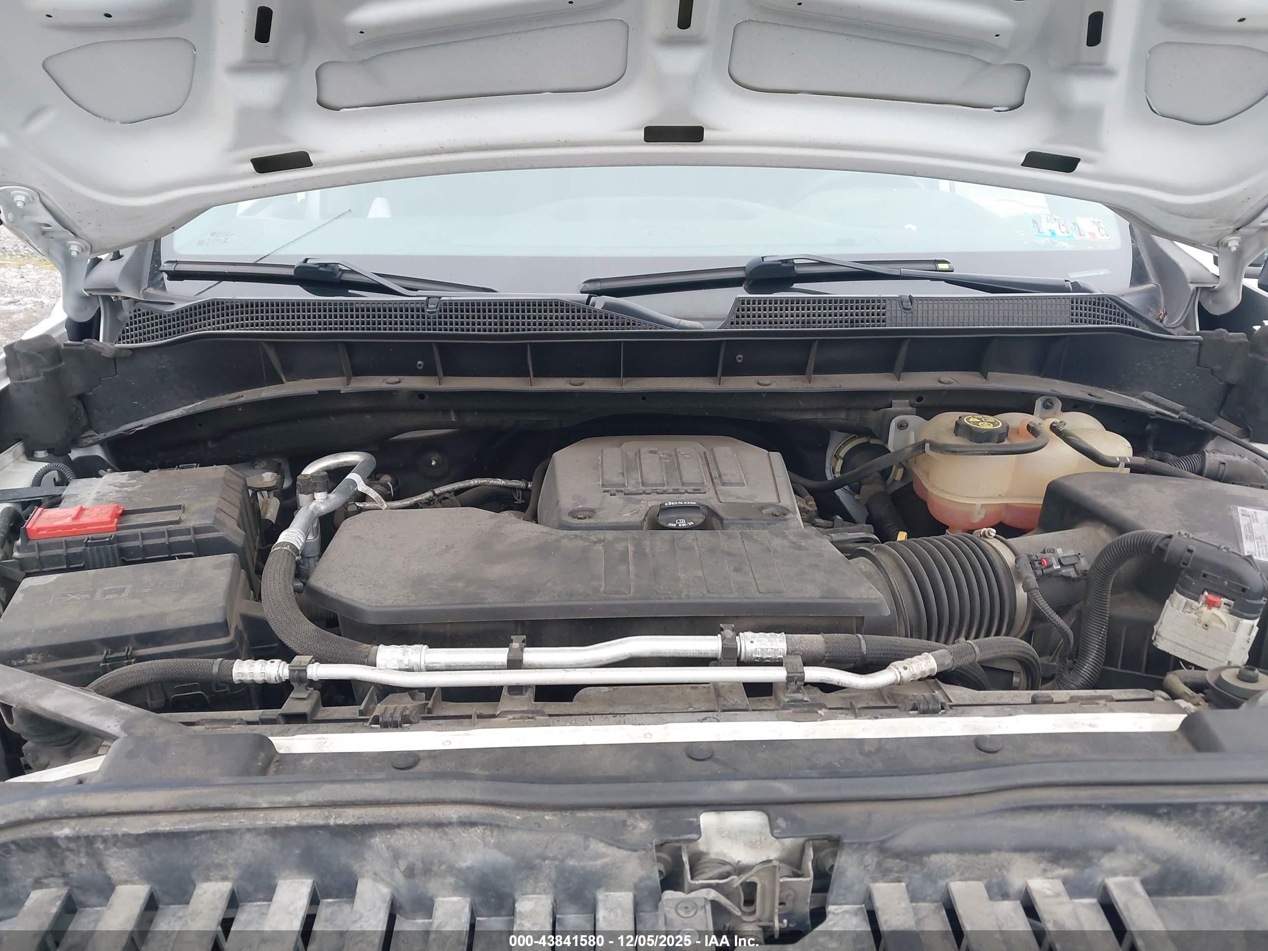 CHEVROLET SILVERADO image 10