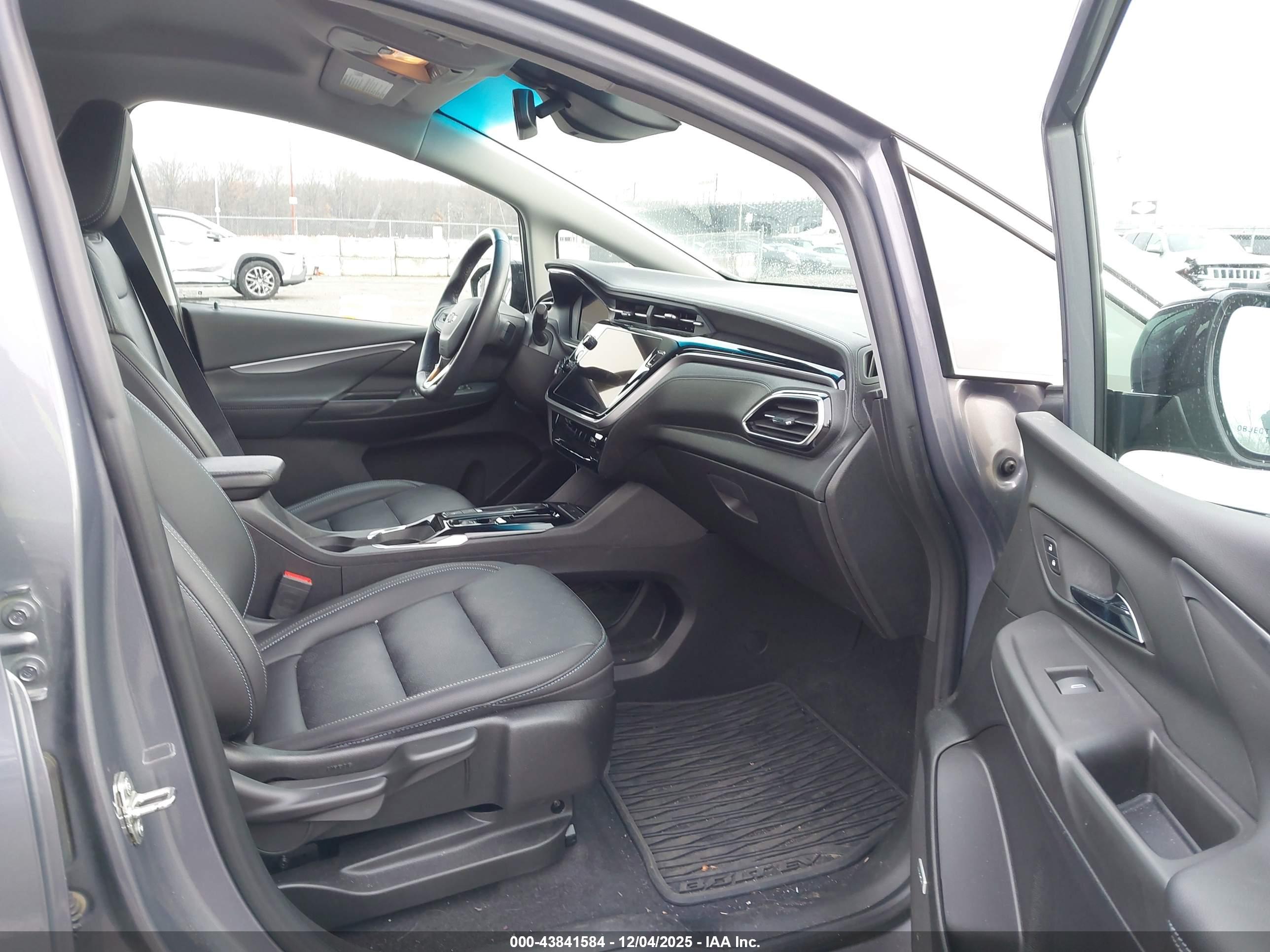 CHEVROLET BOLT image 5