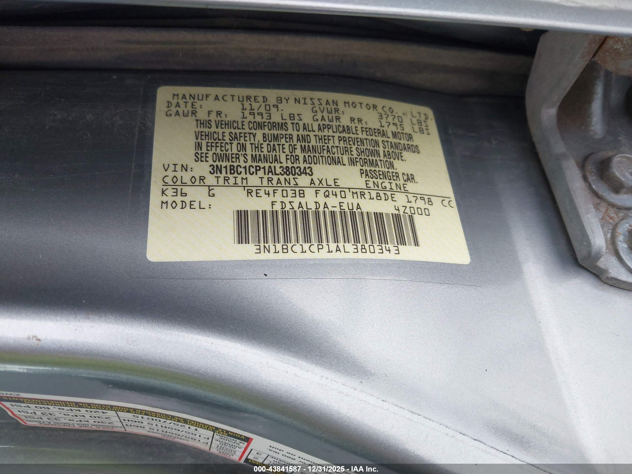 NISSAN VERSA image 9