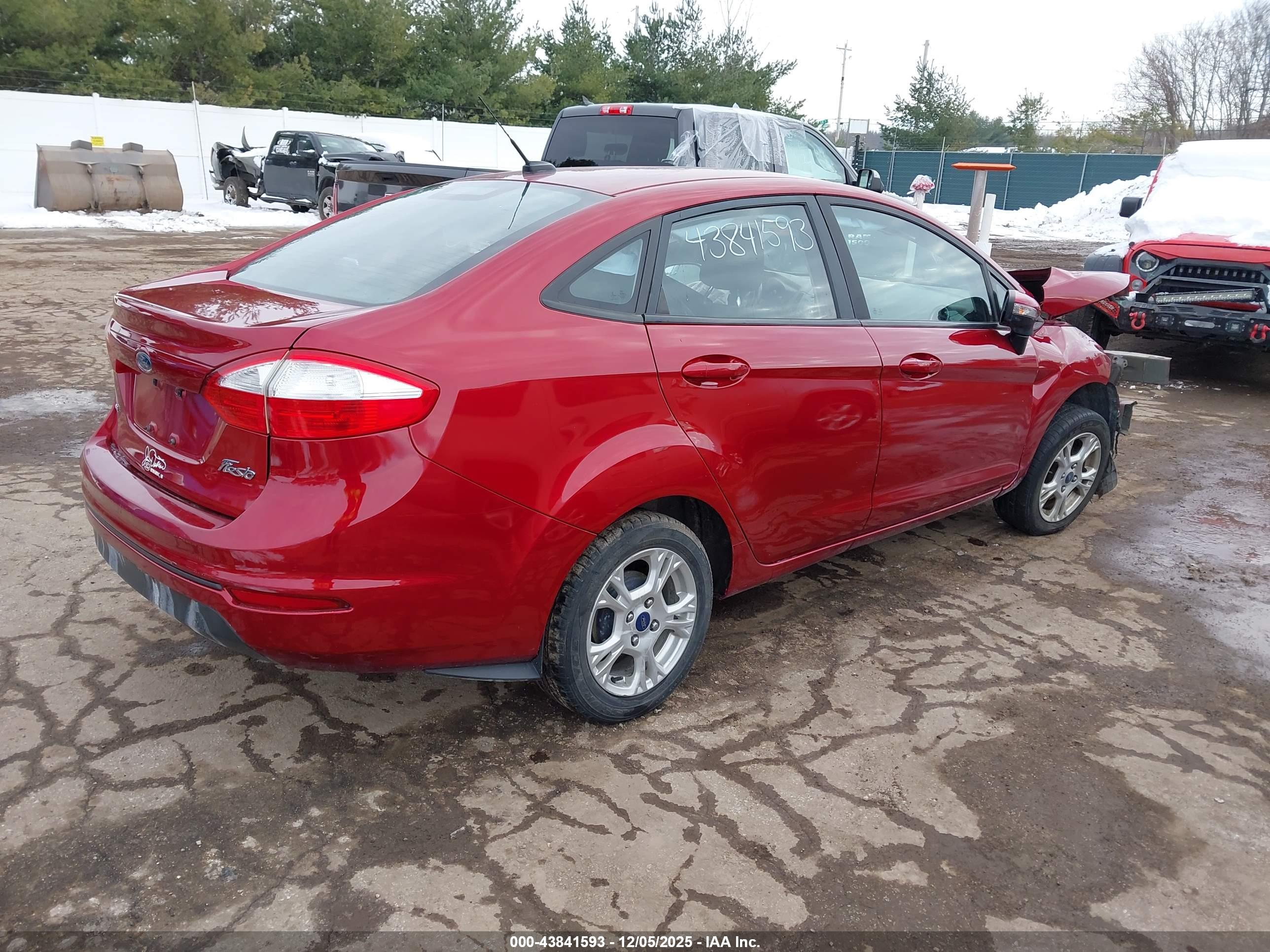 FORD FIESTA image 4