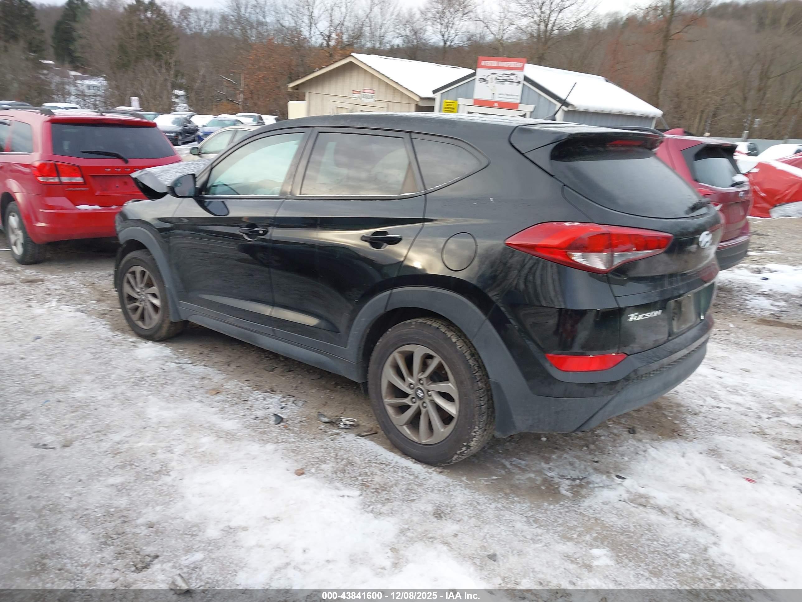 HYUNDAI TUCSON image 3