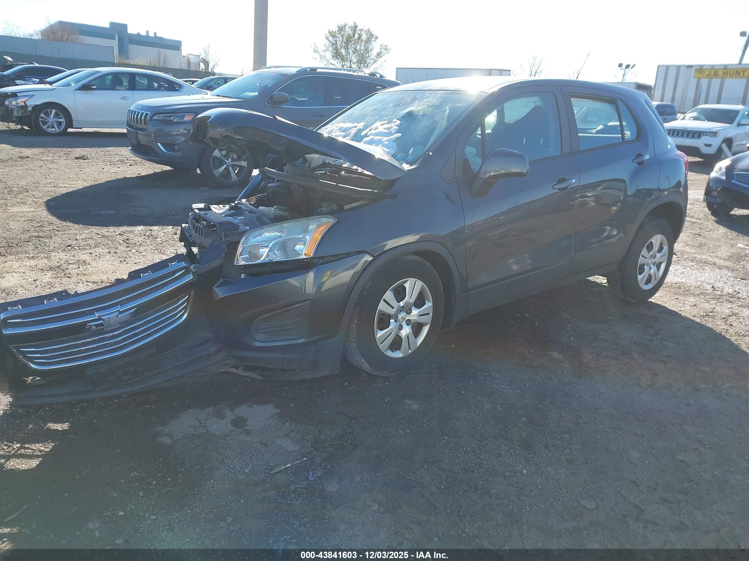 CHEVROLET TRAX image 2