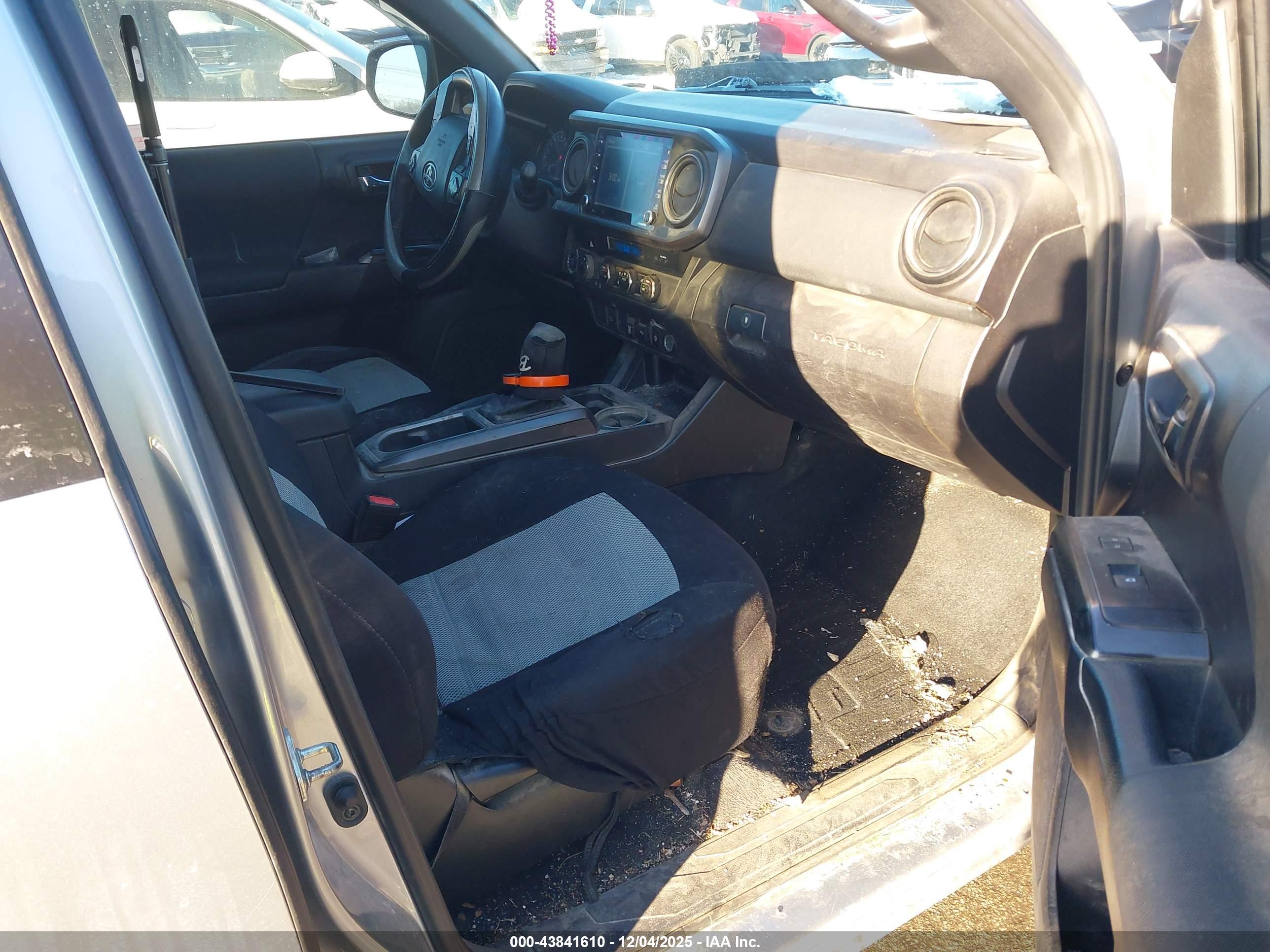 TOYOTA TACOMA image 5