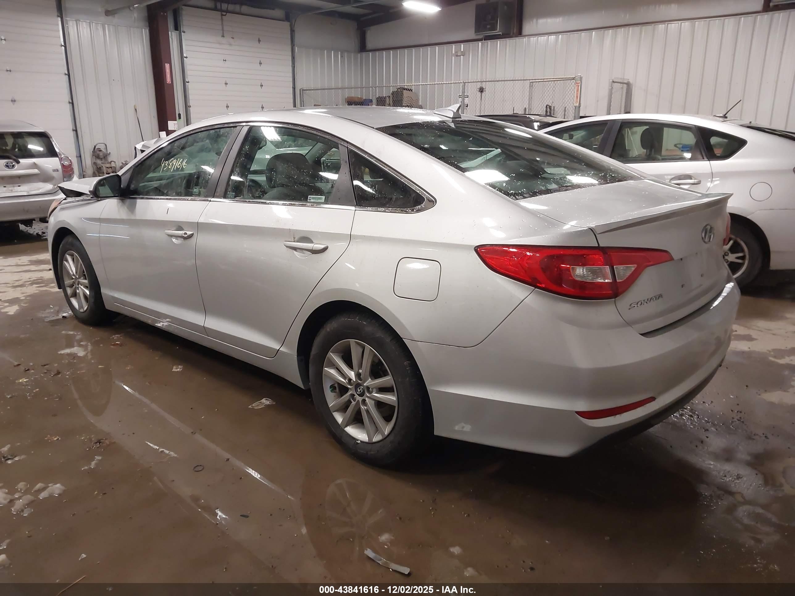 HYUNDAI SONATA image 3
